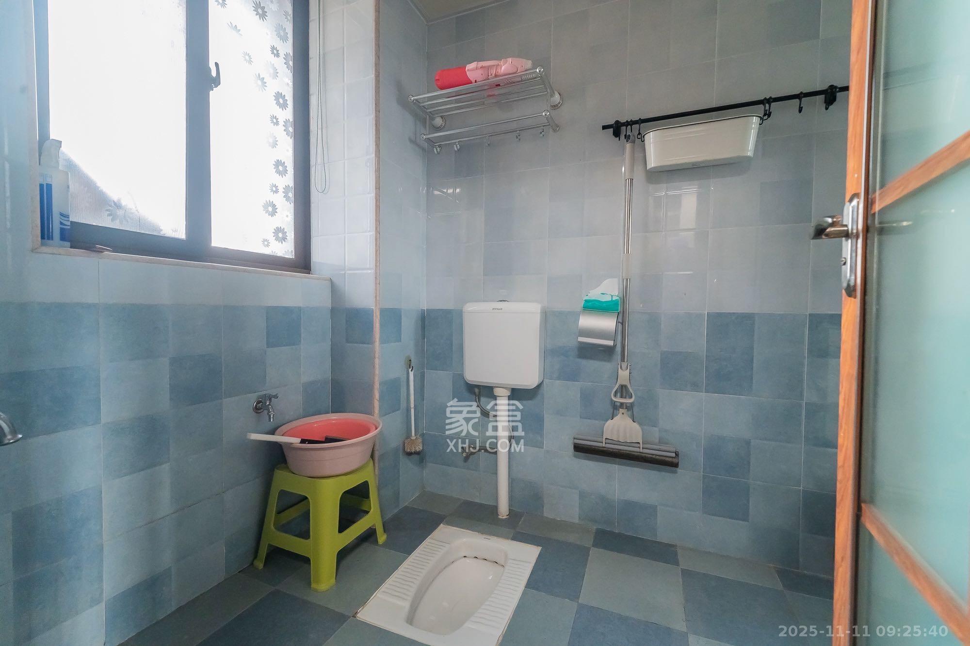 湖湾世景  4室2厅2卫    2600.0元/月室内图