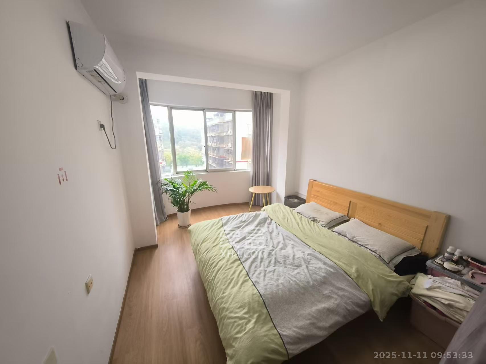 星沙商业步行街  4室2厅2卫    1700.0元/月室内图