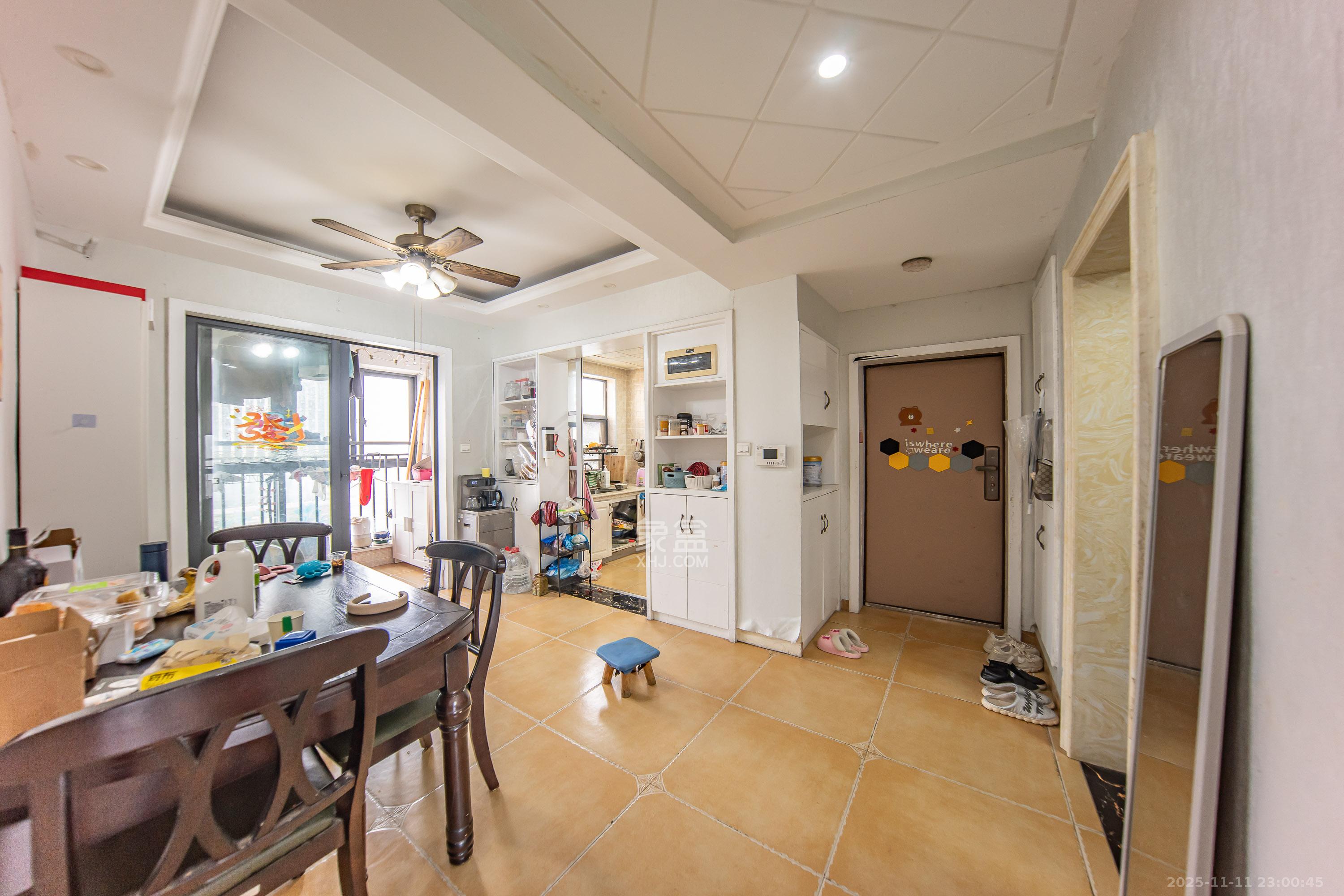 兰亭湾畔 3室2厅1卫 88.0万 兰亭湾畔 3室2厅1卫 88.0万客厅