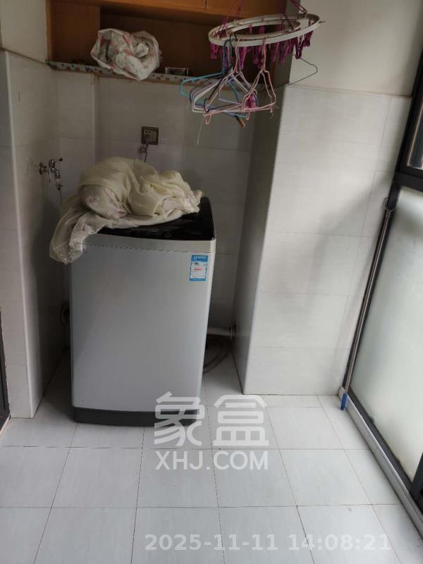 山水湾  2室2厅1卫    1600.0元/月室内图