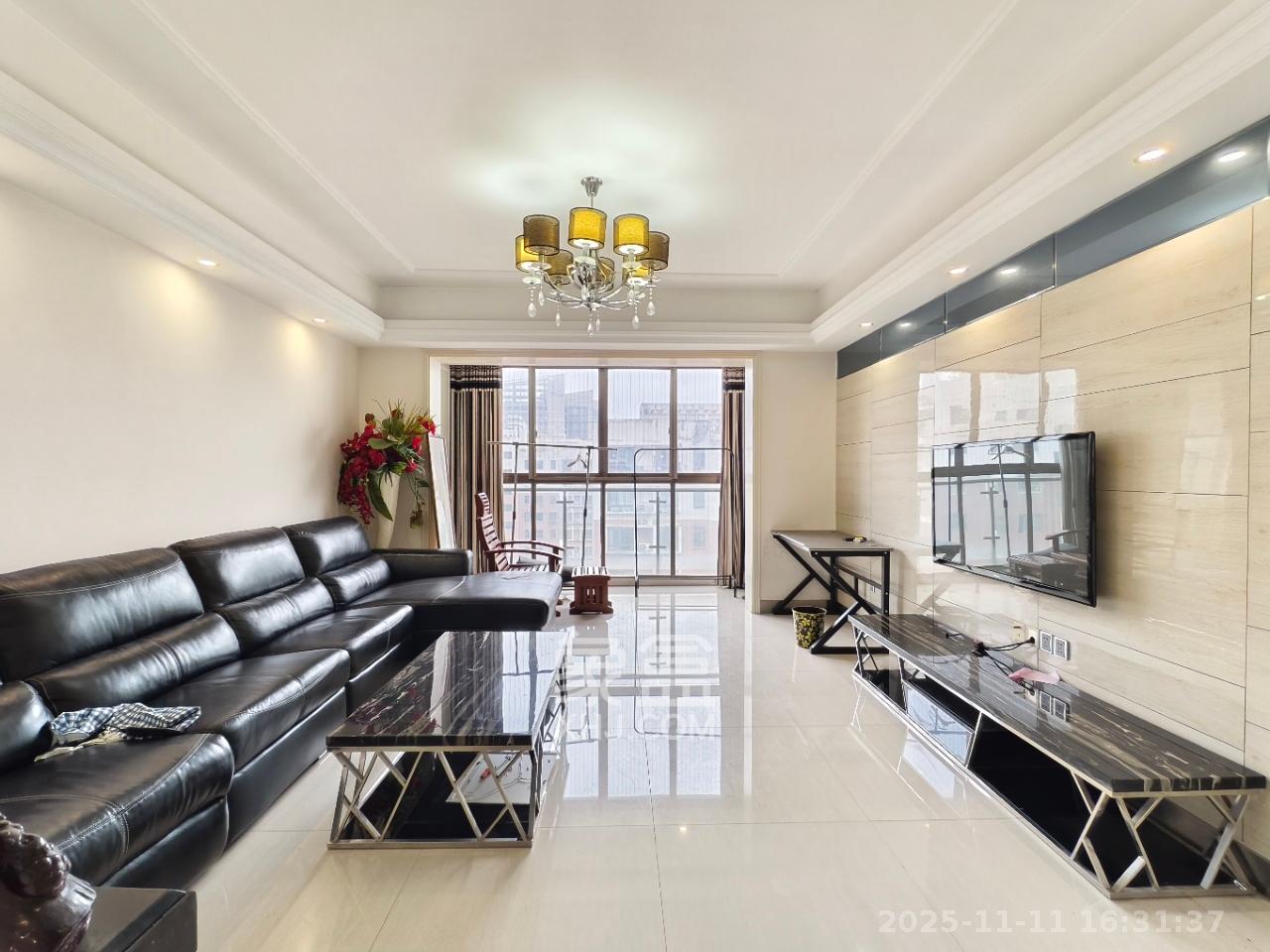 西岸润泽府 4室2厅2卫 4500.0元/月 西岸润泽府 4室2厅2卫 4500.0元/月室内图