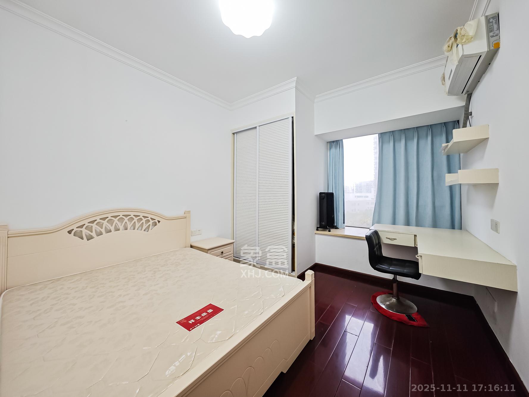 恒鑫山水卿卿  3室2厅2卫    88.0万卧室