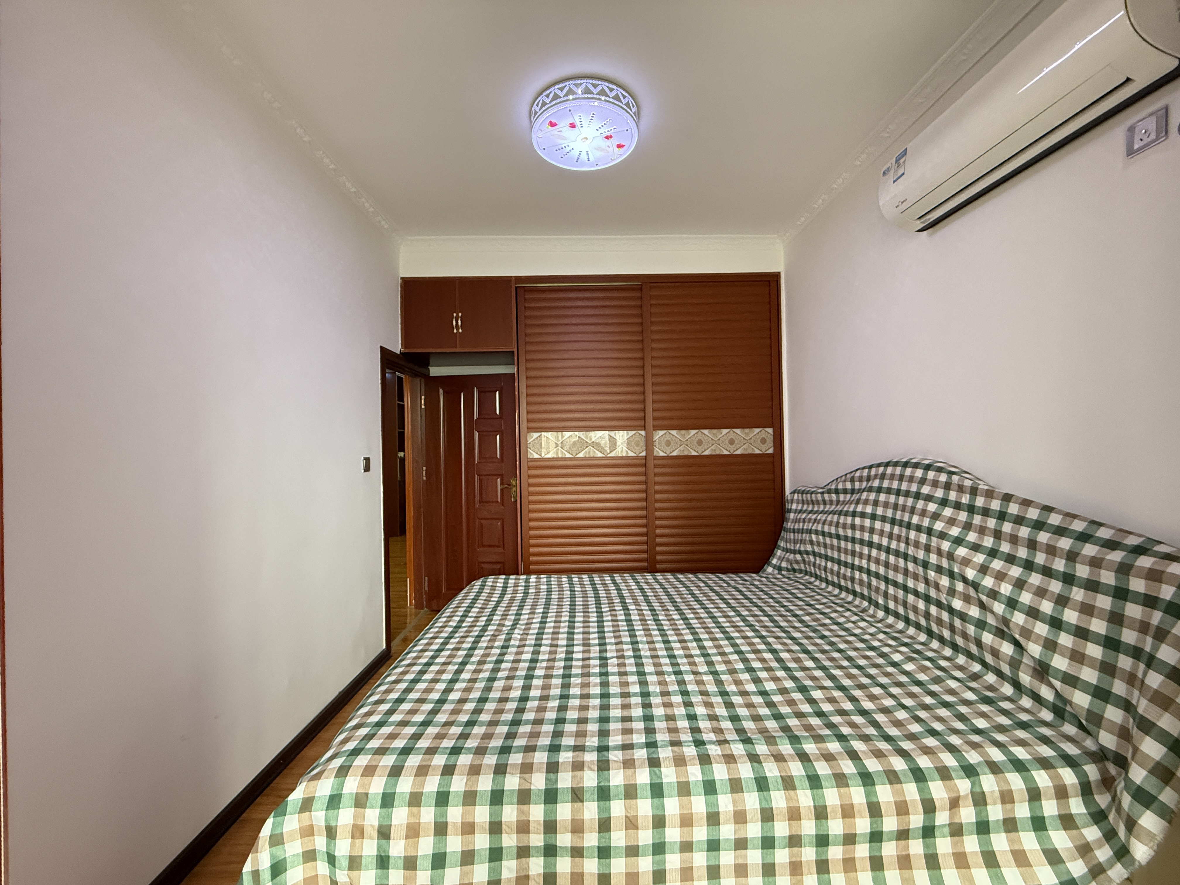 高盛澧园一二期 2室2厅1卫 55.0万 高盛澧园一二期 2室2厅1卫 55.0万客厅