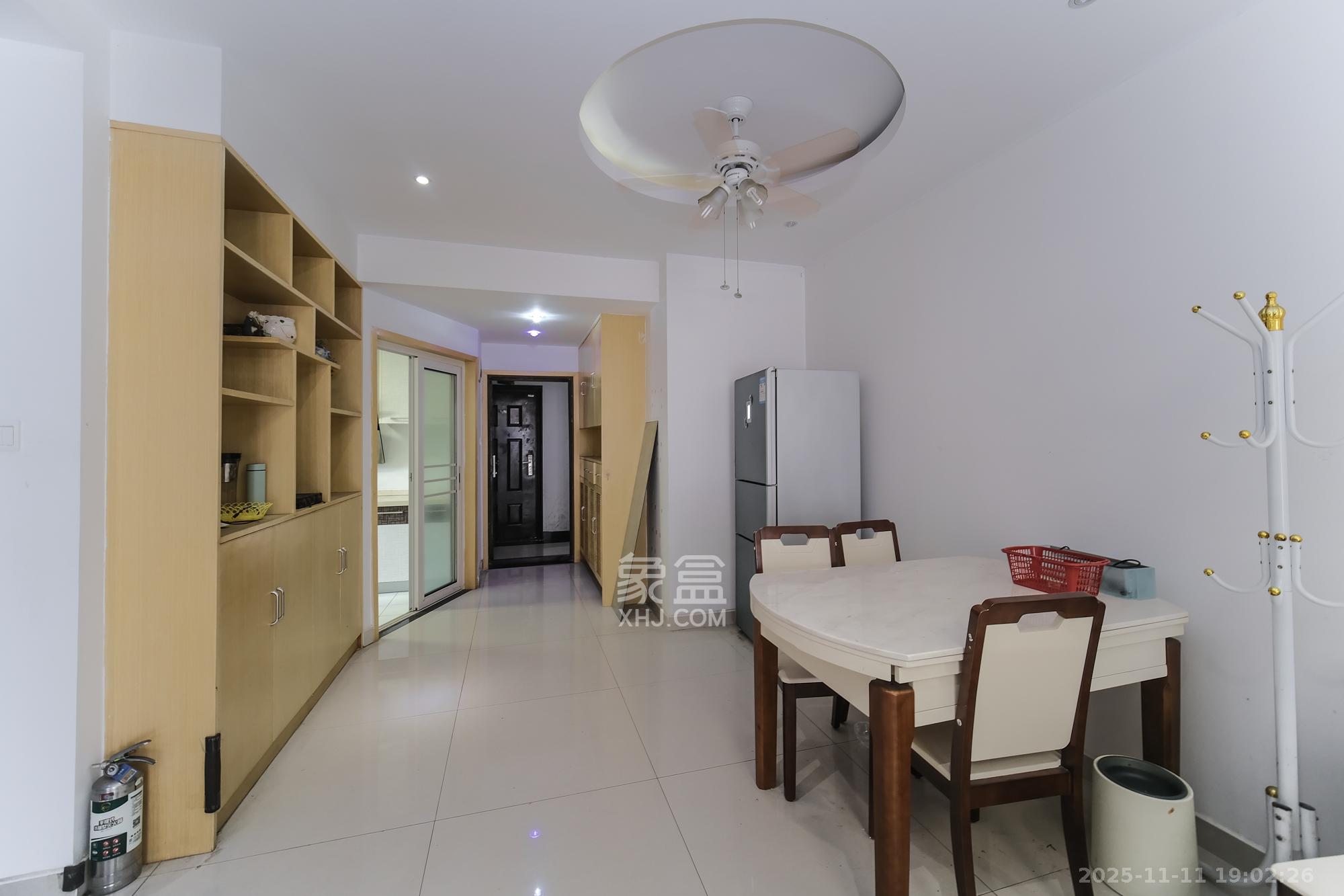 山水湾  2室2厅1卫    45.0万客厅