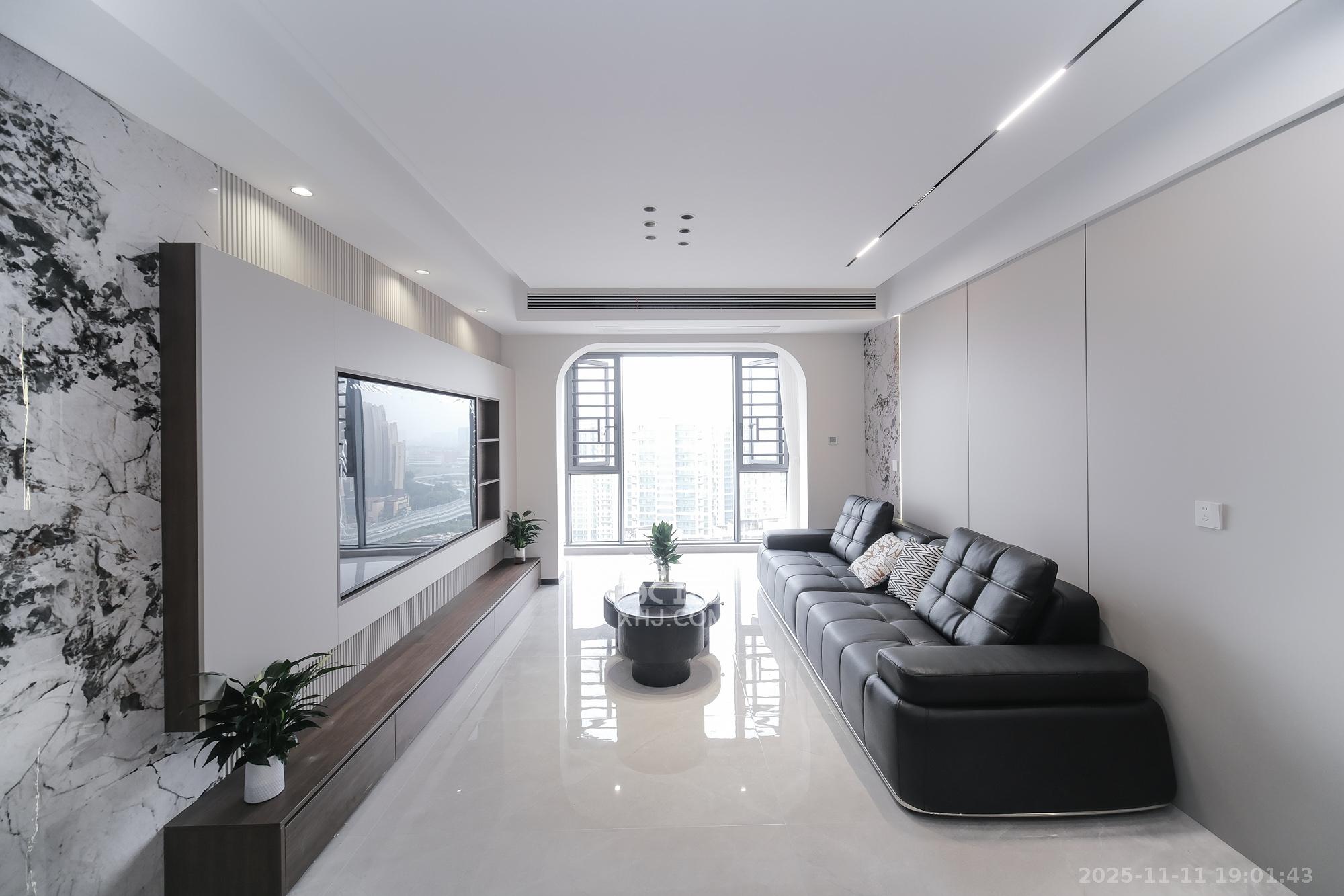 和悦城(蟠龙景苑) 3室2厅2卫 72.8万 和悦城(蟠龙景苑) 3室2厅2卫 72.8万客厅