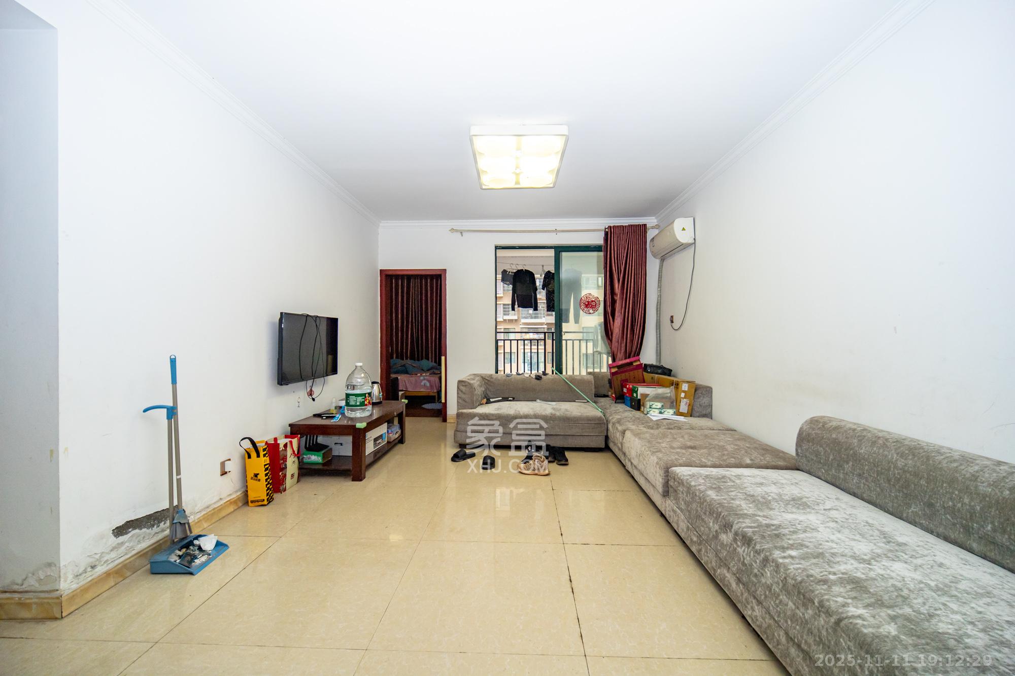 绿洲花园  3室2厅1卫    80.0万