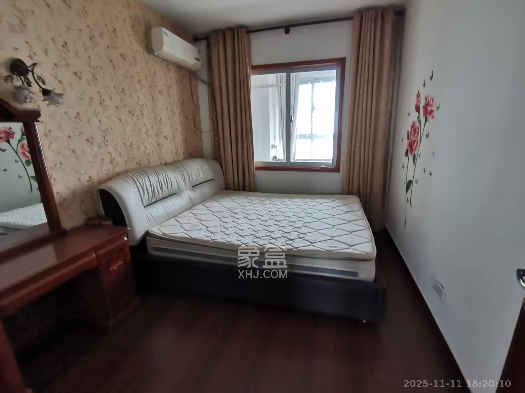 上河国际B座  2室2厅1卫    2400.0元/月室内图