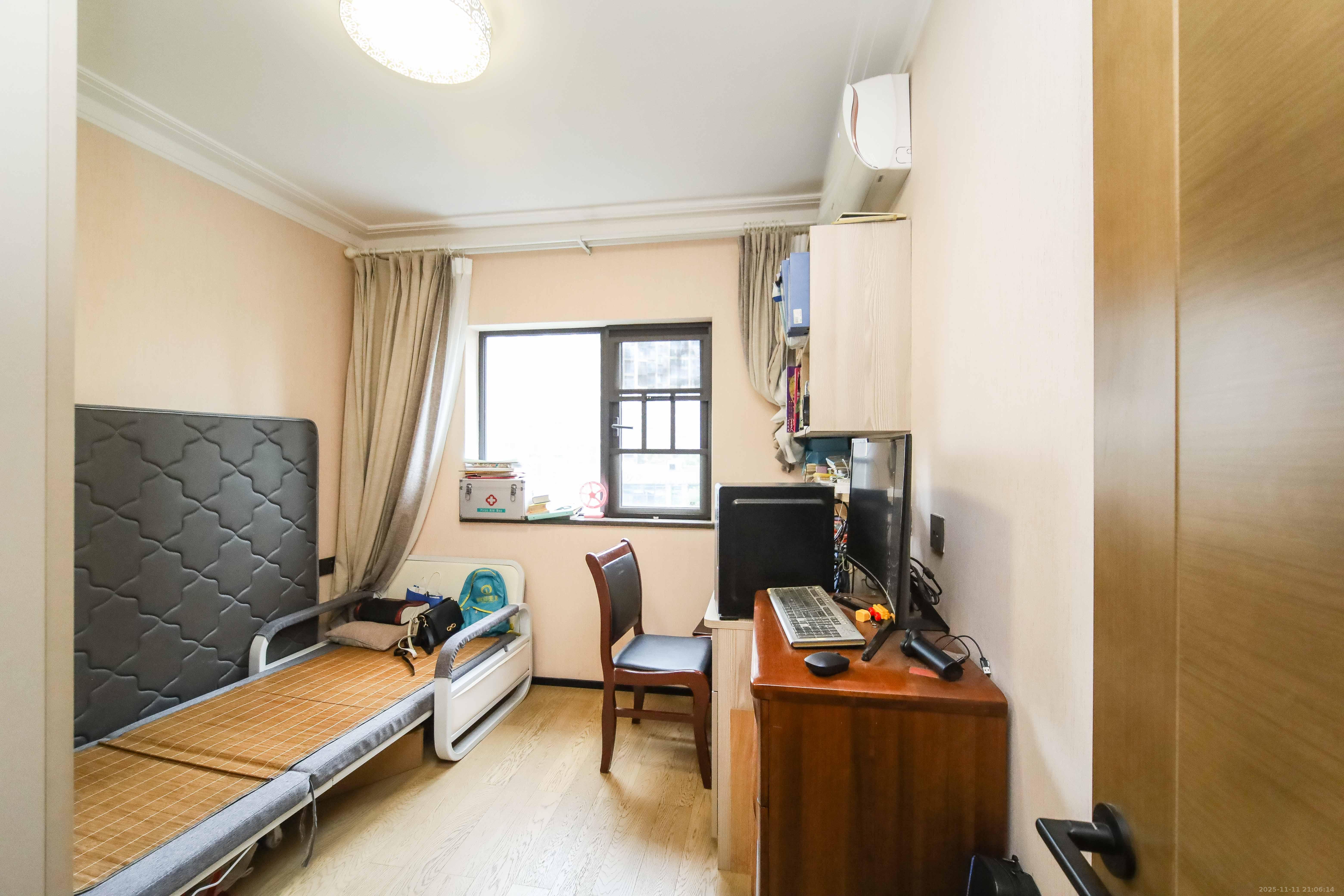 万科金域蓝湾 4室2厅2卫 159.0万 万科金域蓝湾 4室2厅2卫 159.0万卧室