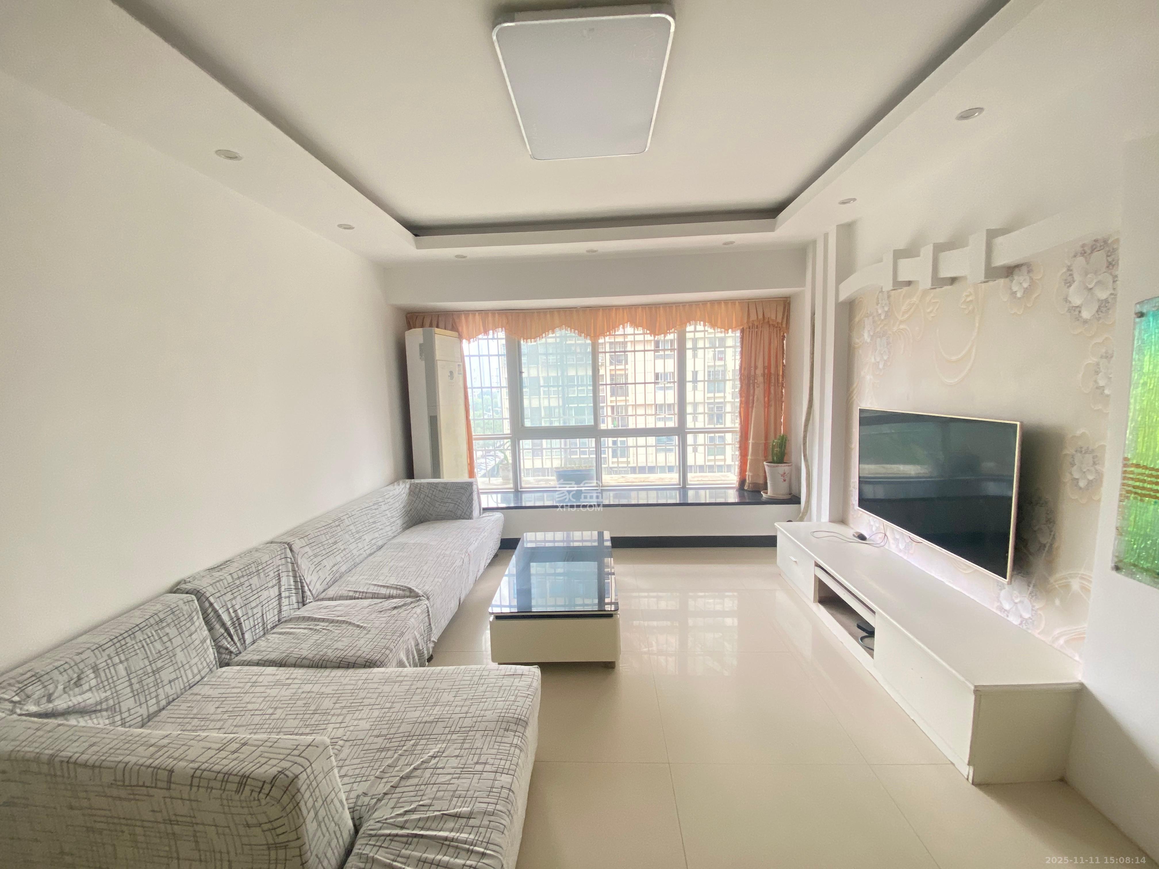 麓山润城  2室2厅1卫    2000.0元/月