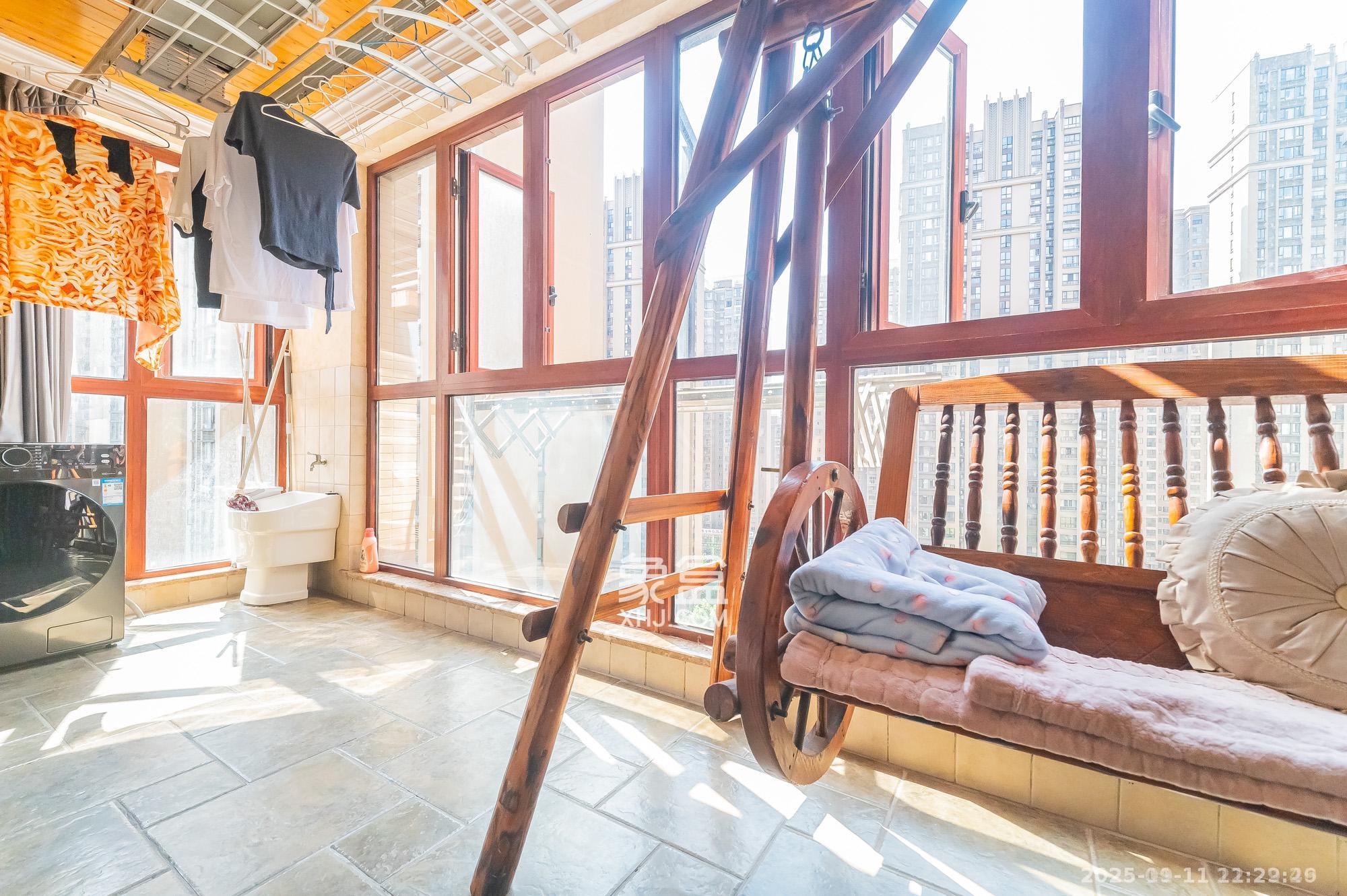 华润凤凰城三期 4室2厅2卫 5000.0元/月 华润凤凰城三期 4室2厅2卫 5000.0元/月室内图