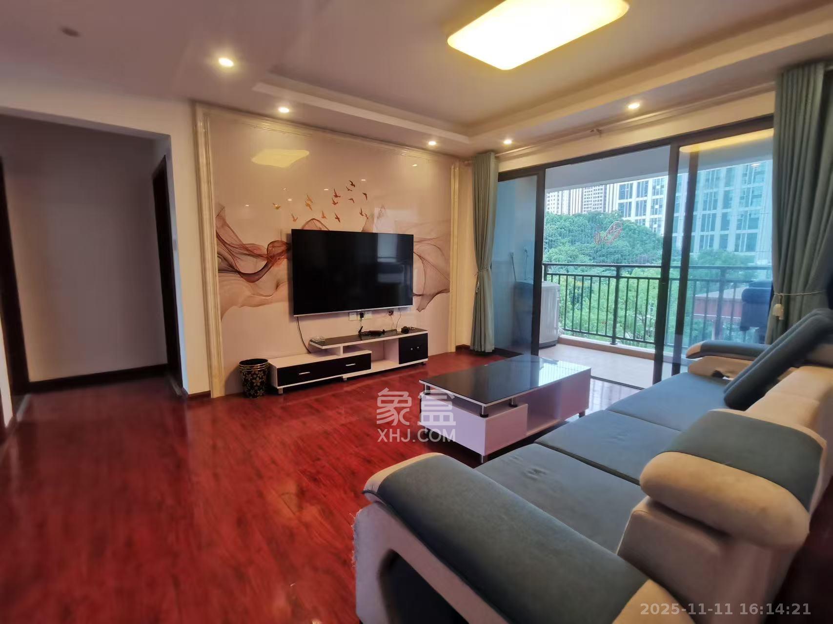 好莱城（弘德西街）  4室1厅1卫    2800.0元/月室内图1