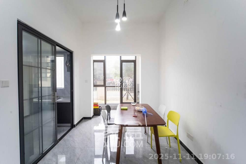 德奥悦东方  4室2厅2卫    4000.0元/月室内图