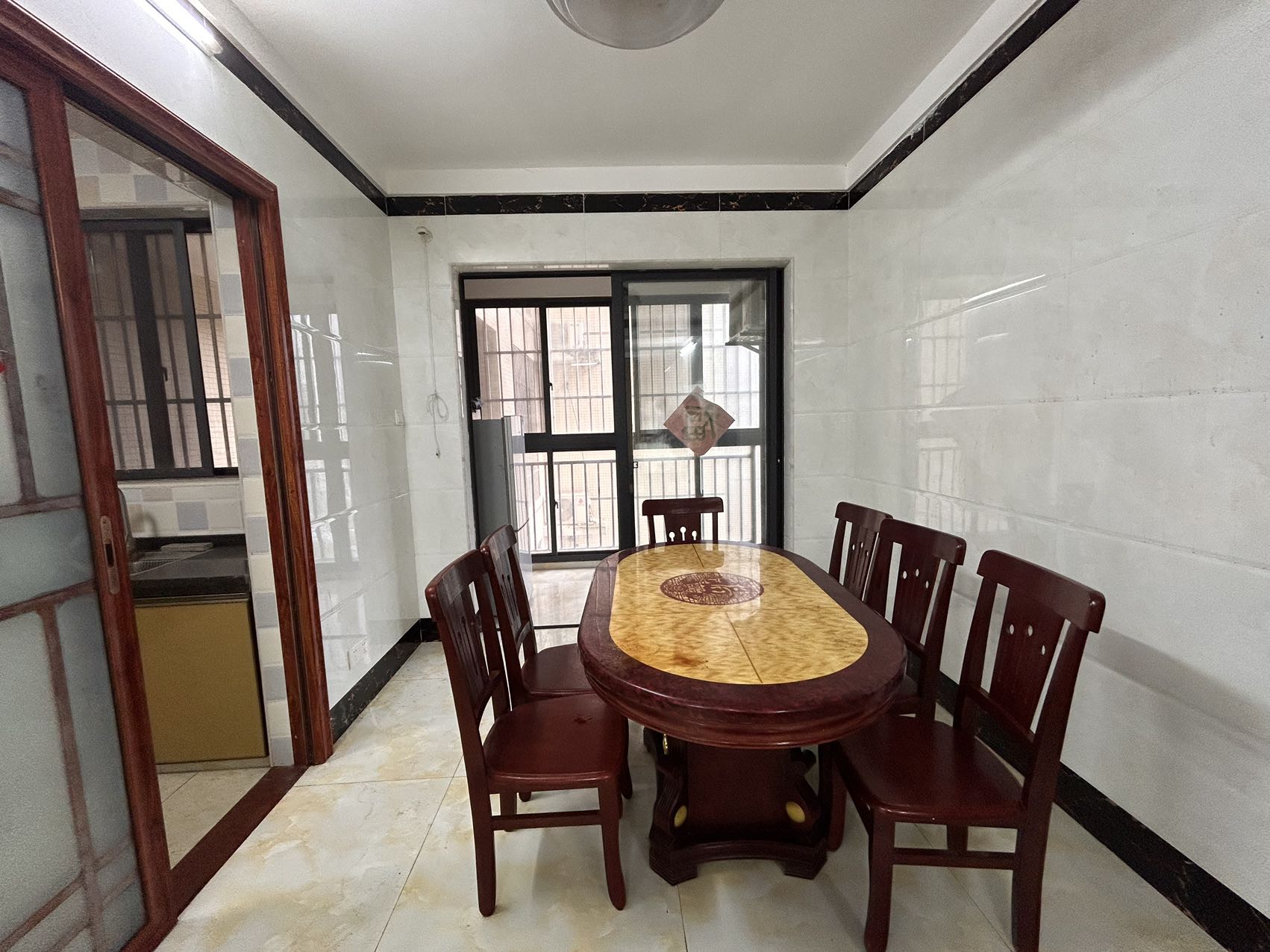 五源河公寓B区  3室2厅2卫    3000.0元/月室内图