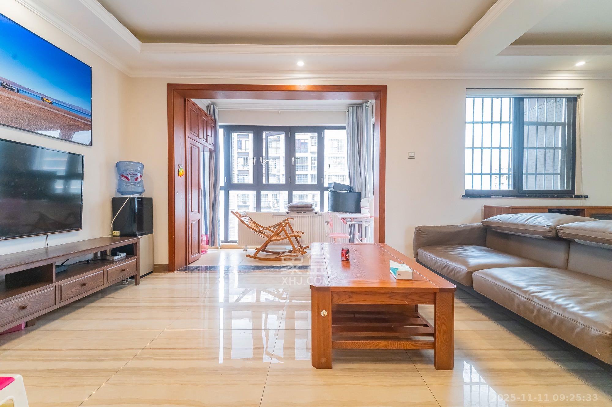 湖湾世景 4室2厅2卫 2600.0元/月 湖湾世景 4室2厅2卫 2600.0元/月室内图