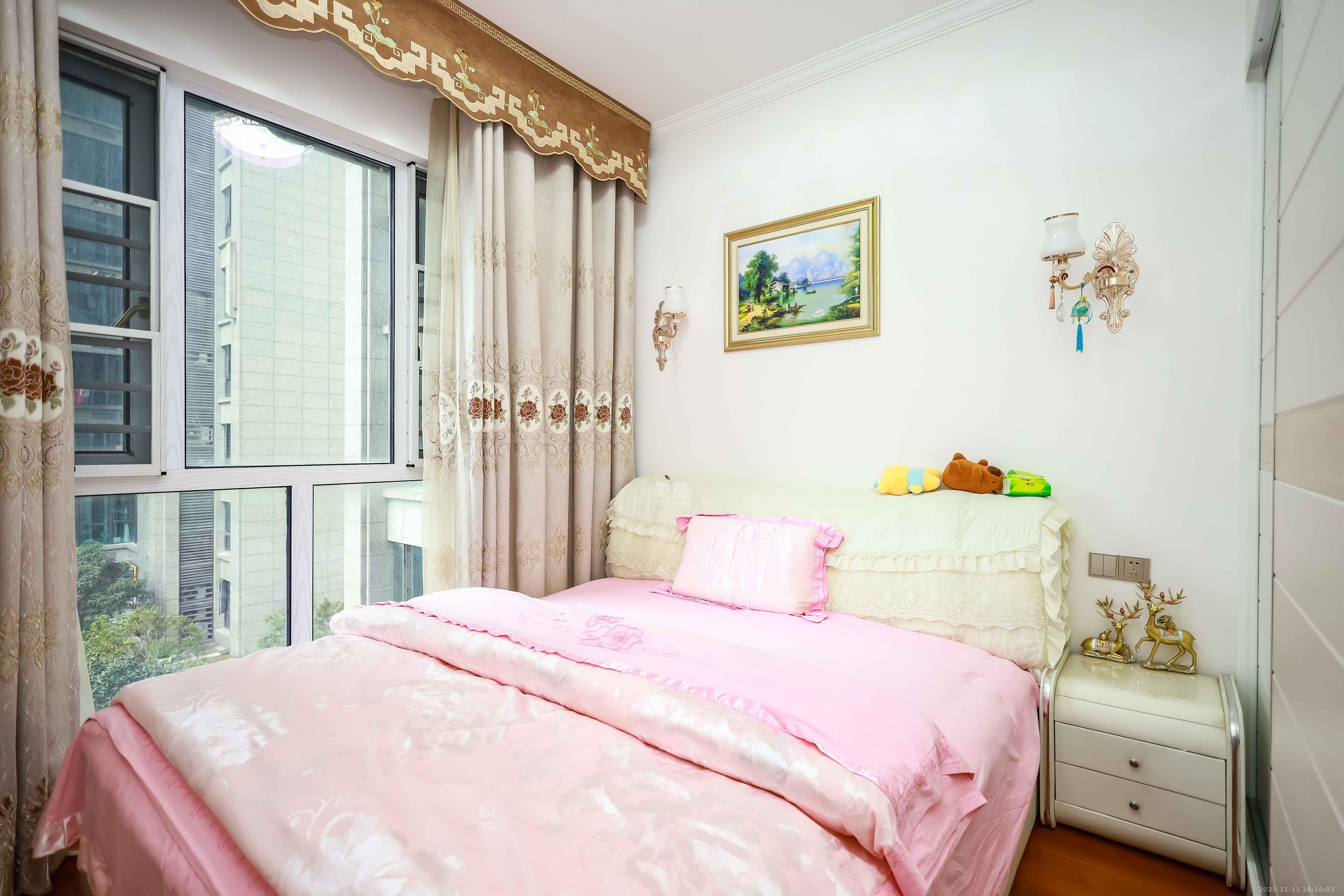 万象府台  3室2厅2卫    238.0万卧室