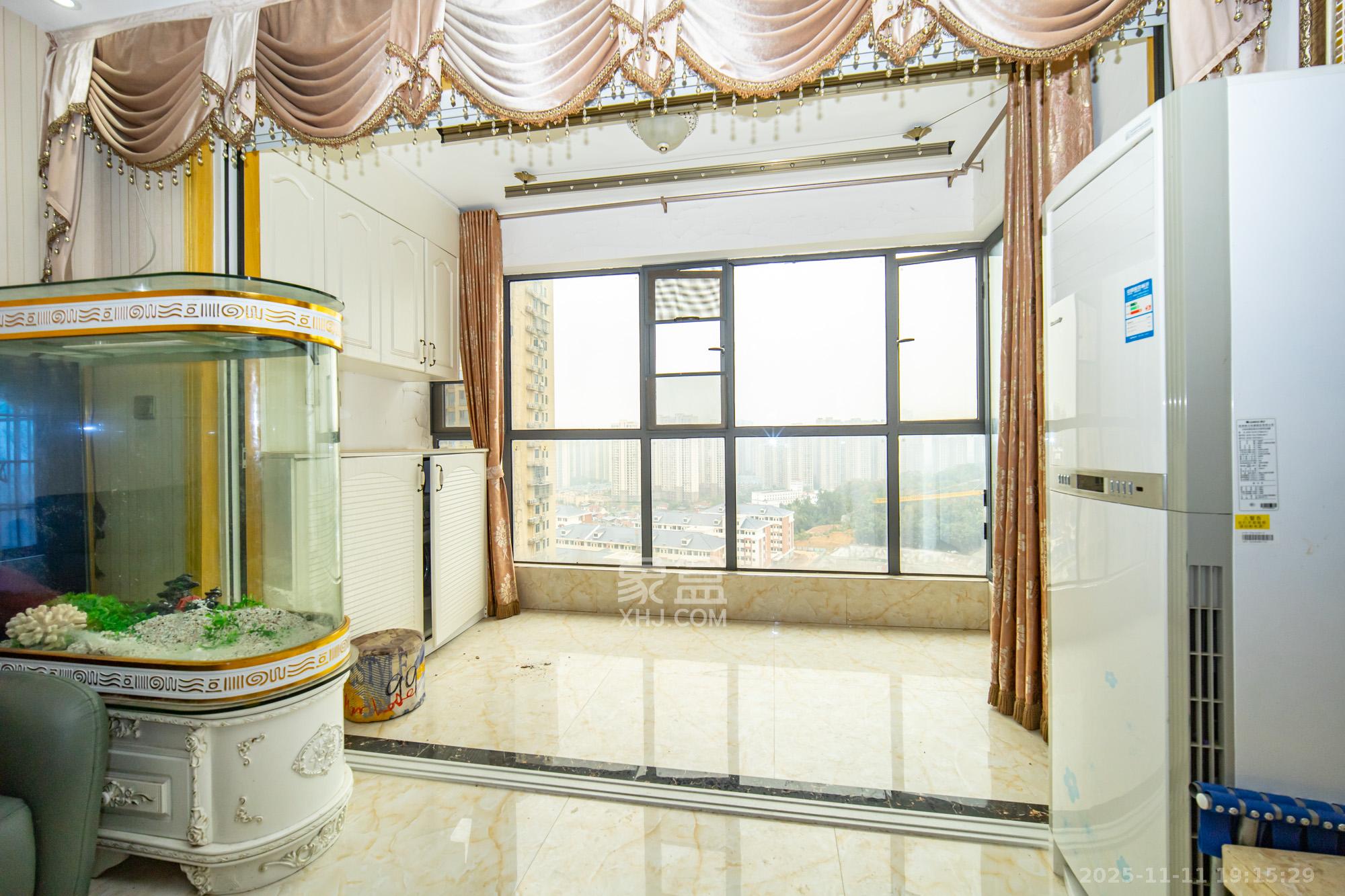 悦湖山  4室2厅1卫    65.0万阳台