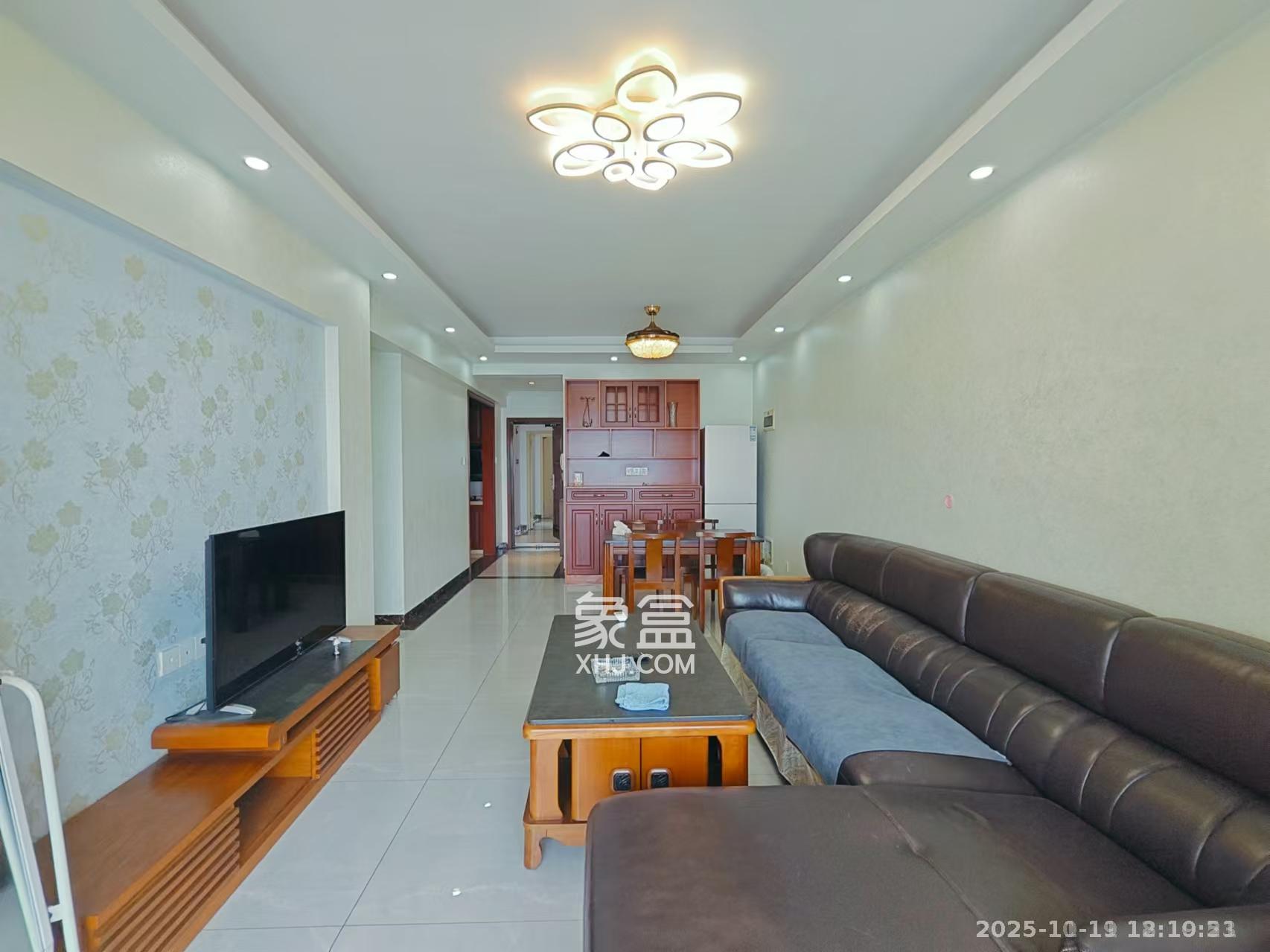 叠彩兰亭 3室2厅2卫 2600.0元/月 叠彩兰亭 3室2厅2卫 2600.0元/月室内图