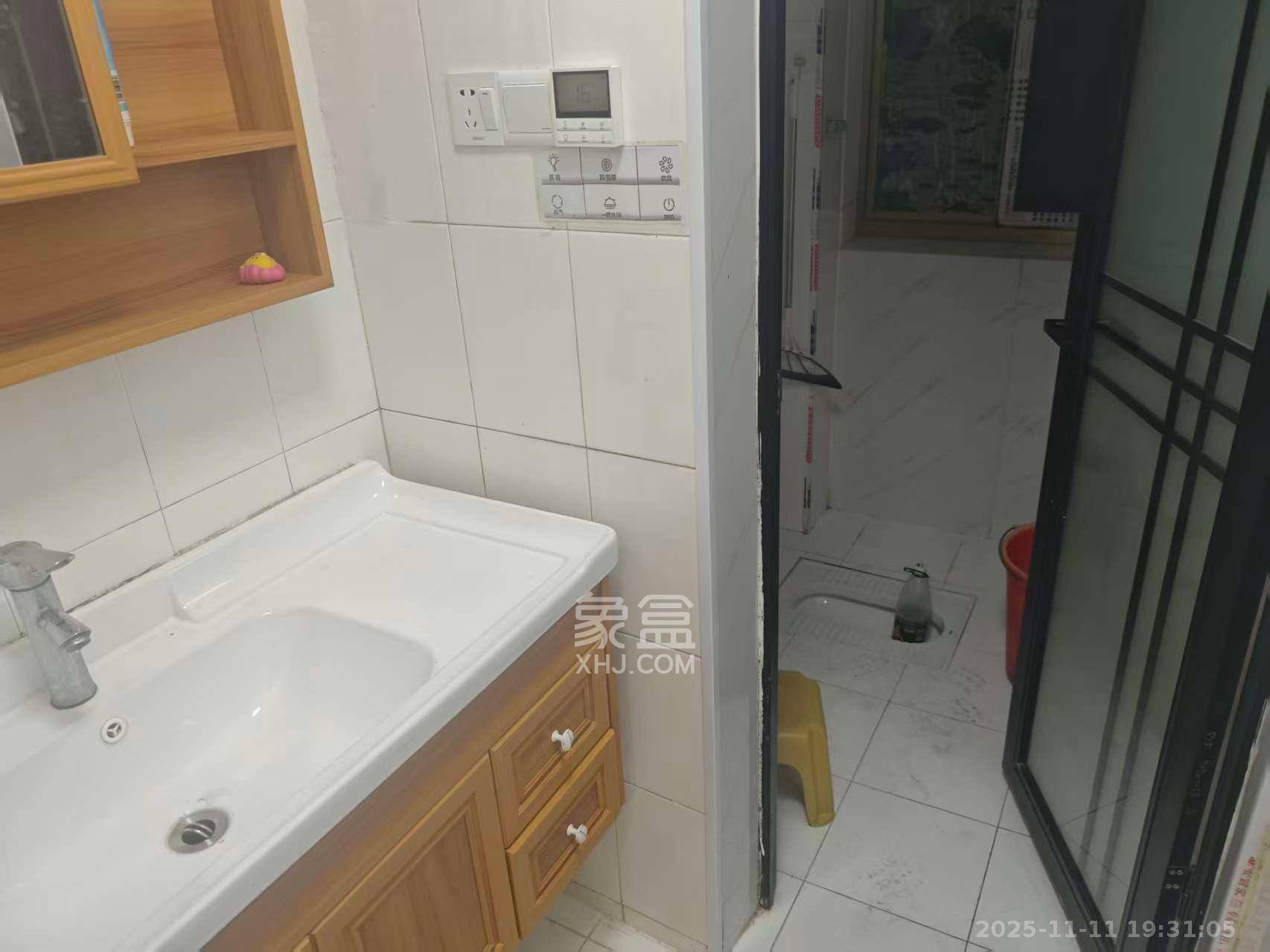 二机小区 3室2厅1卫 2800.0元/月 二机小区 3室2厅1卫 2800.0元/月室内图