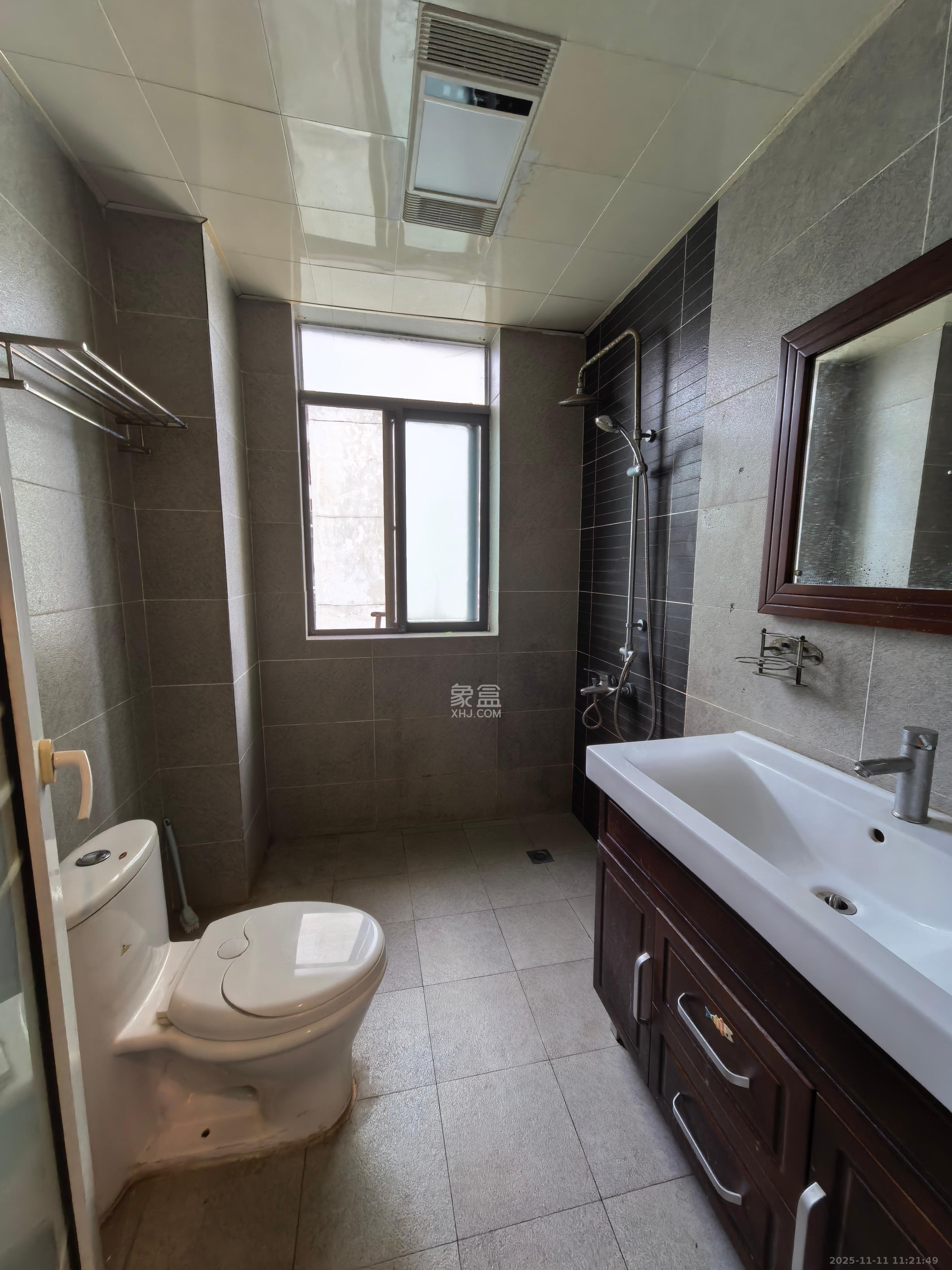 万煦园 3室2厅2卫 2800.0元/月 万煦园 3室2厅2卫 2800.0元/月室内图