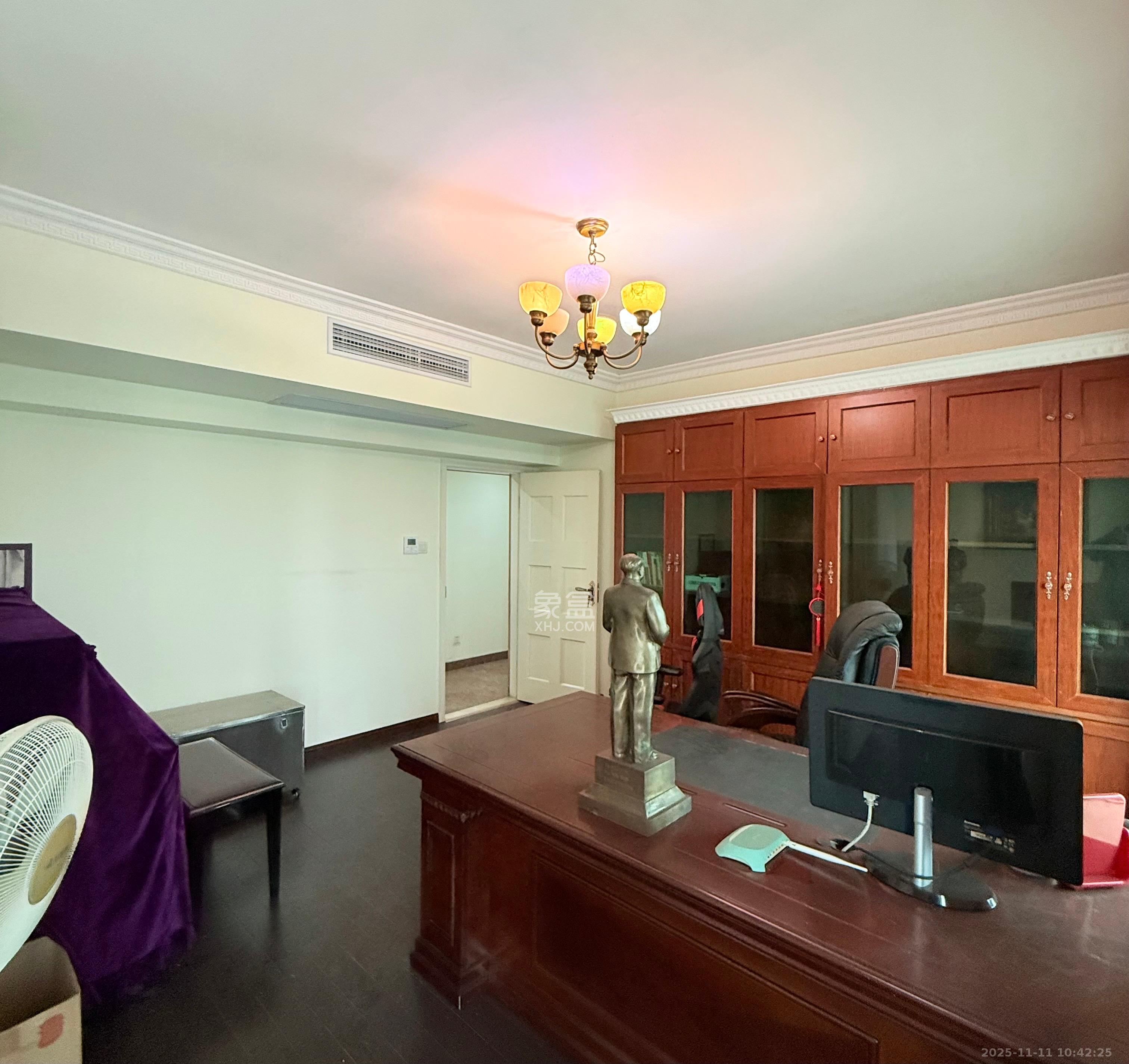 金色比华利  3室2厅2卫    2800.0元/月室内图