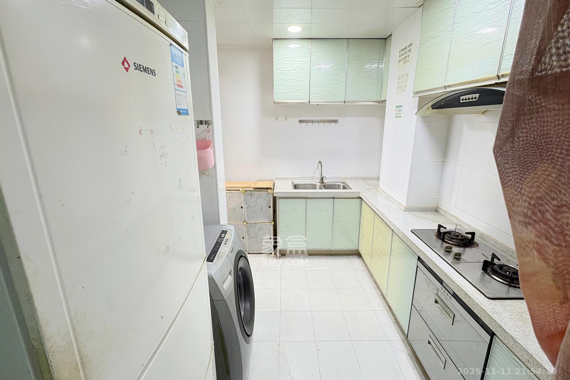 盛世美居荷园  3室2厅2卫    135.0万厨房