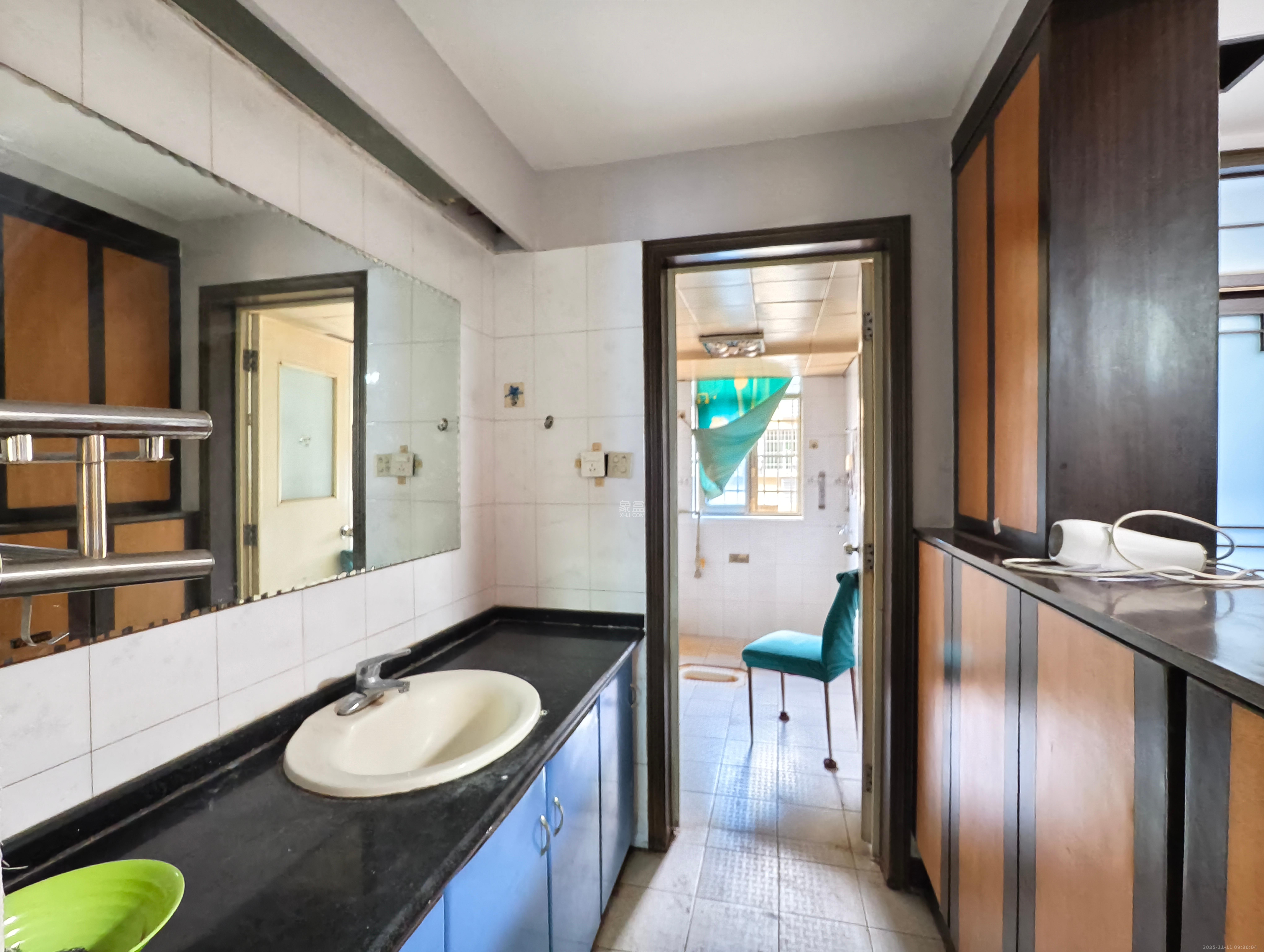 岳银小区(一二三五村) 3室2厅2卫 2400.0元/月 岳银小区(一二三五村) 3室2厅2卫 2400.0元/月室内图