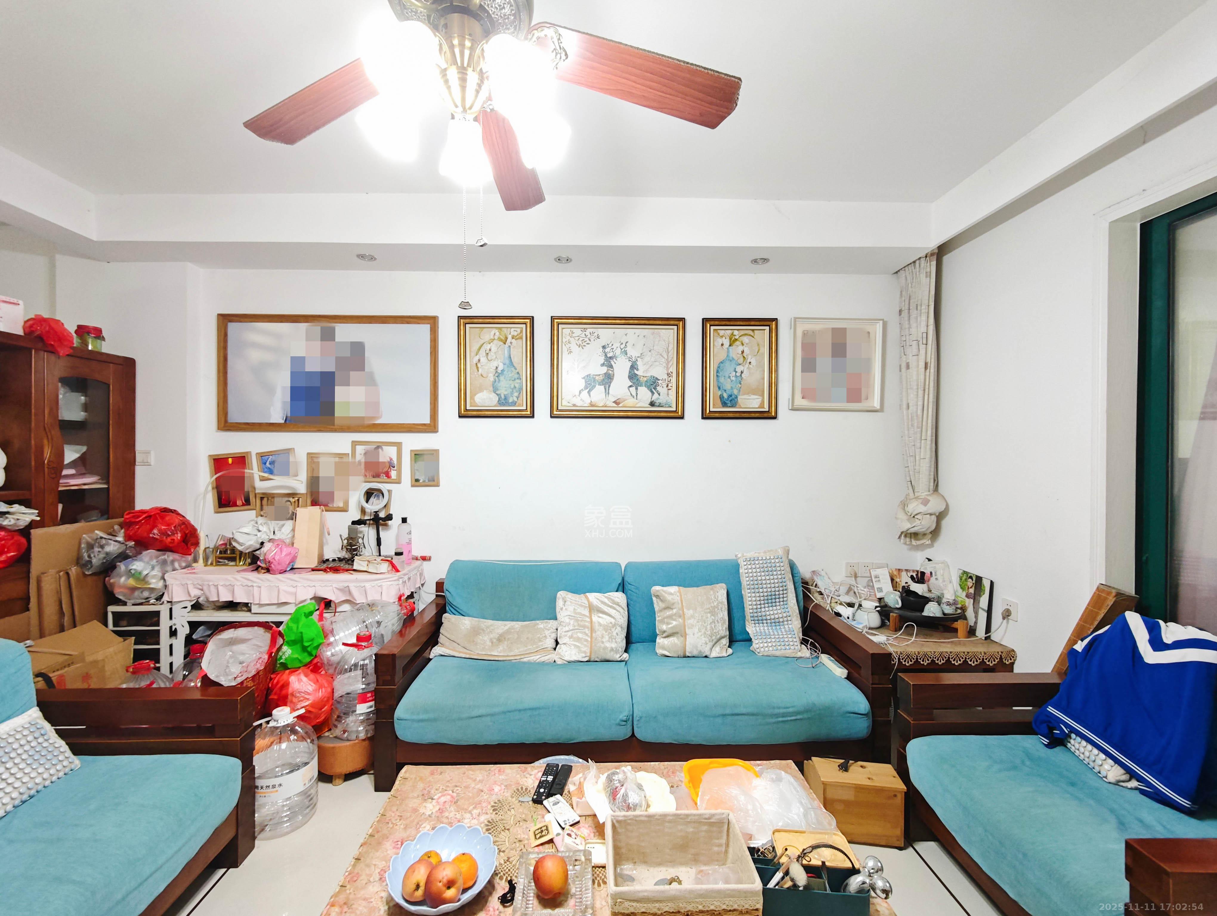 华盛世纪新城 2室2厅1卫 70.0万 华盛世纪新城 2室2厅1卫 70.0万客厅