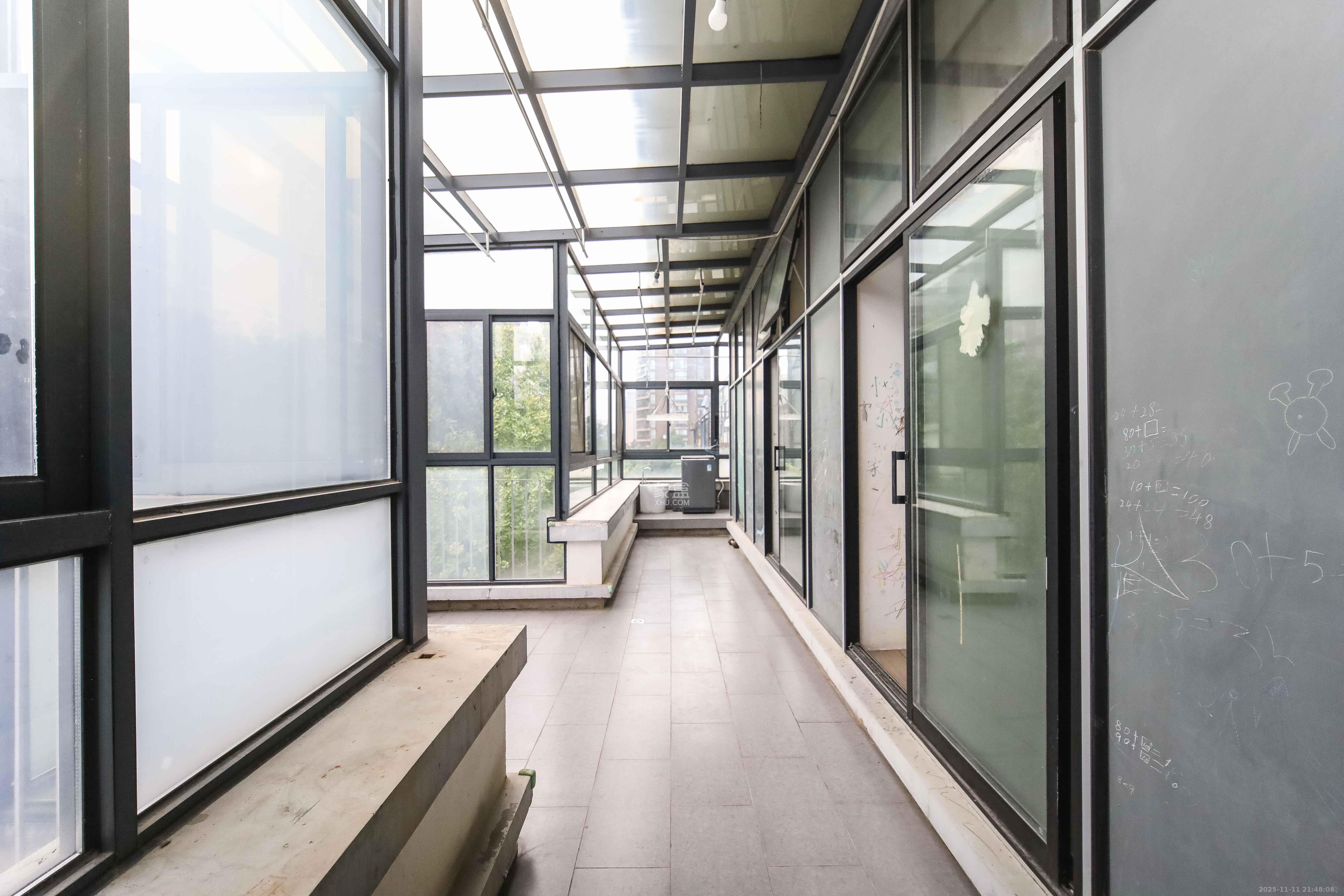 西街花园  2室2厅1卫    97.0万阳台