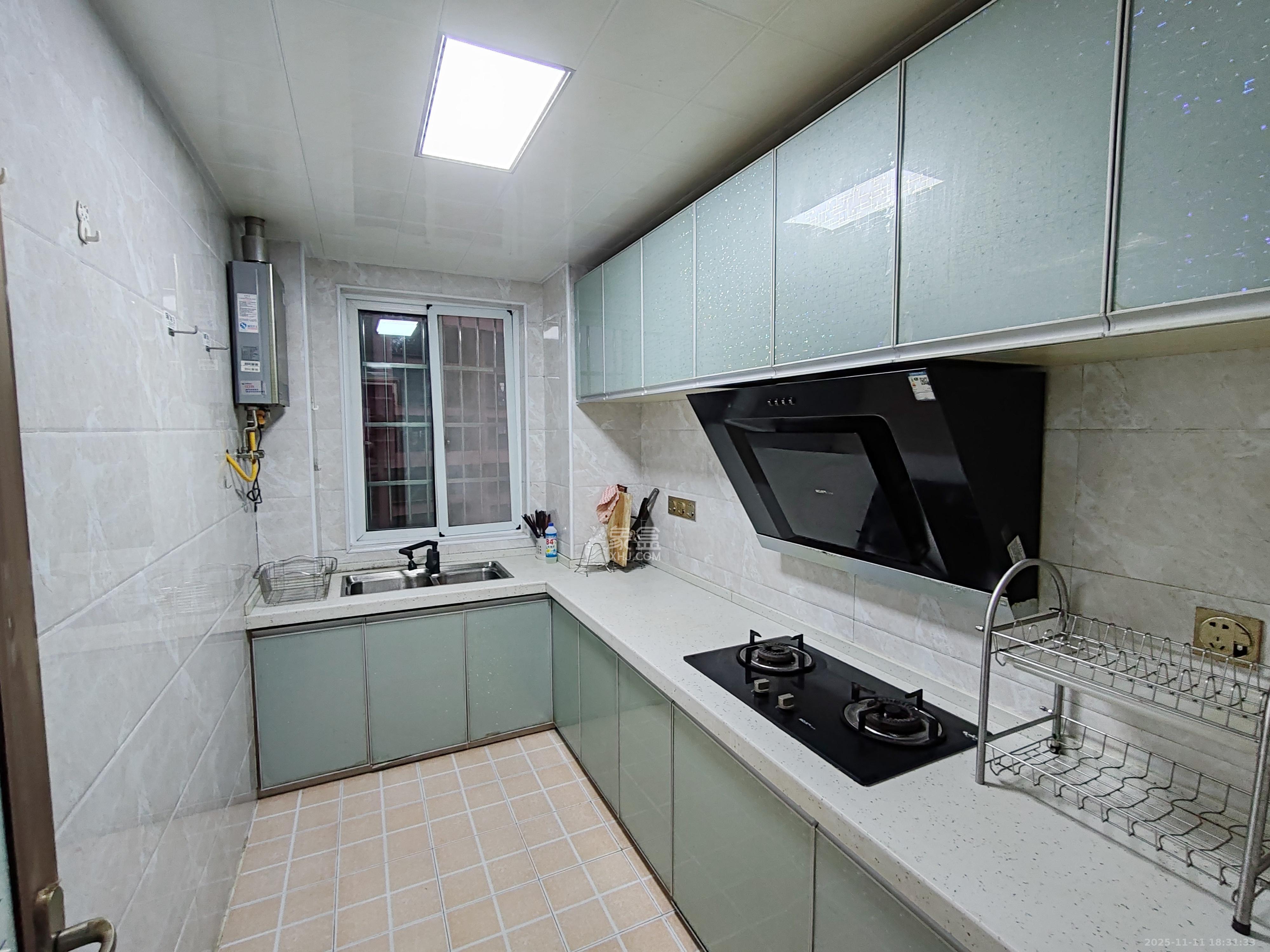 家兴苑  3室2厅2卫    2300.0元/月室内图