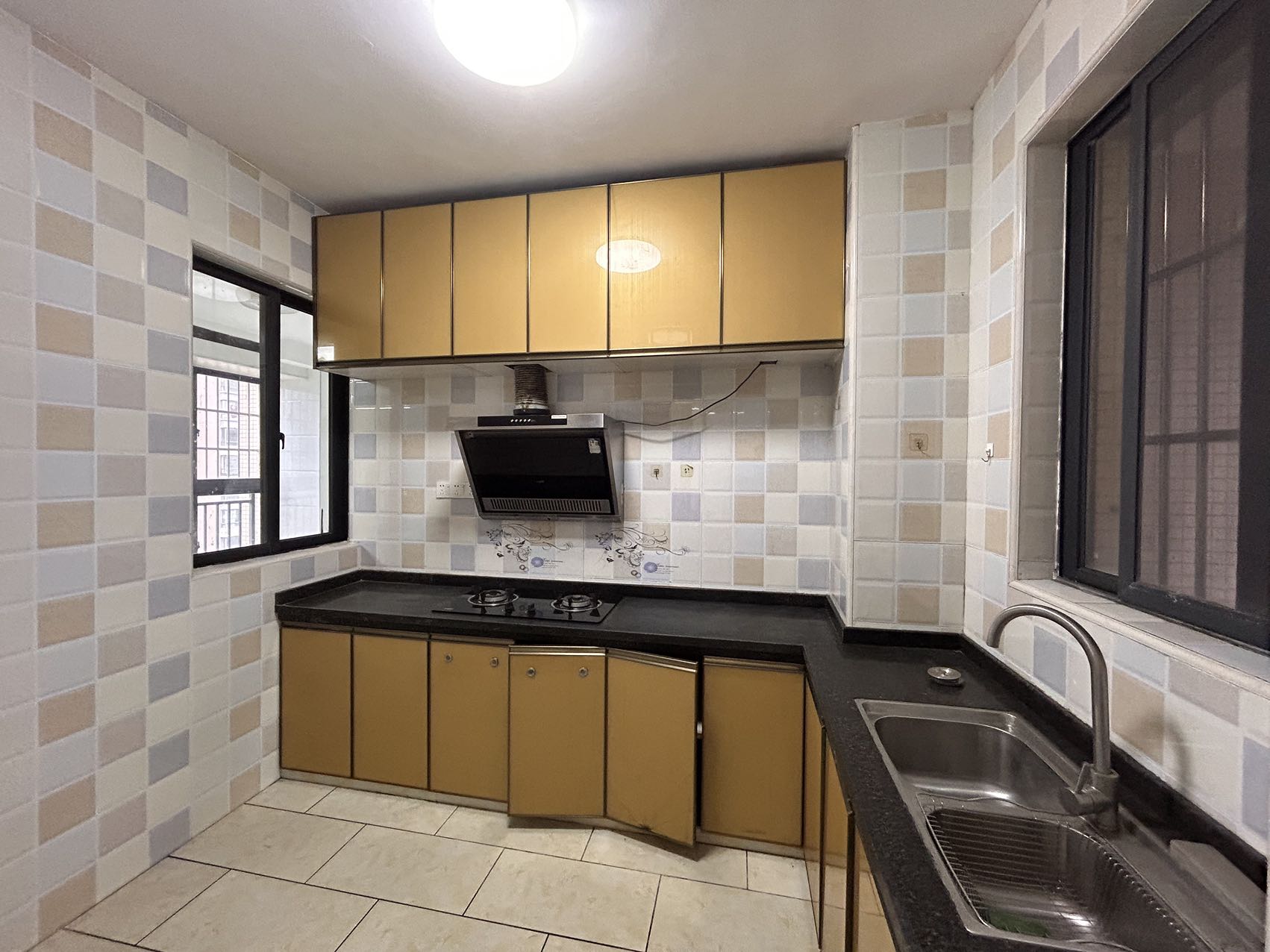 五源河公寓B区 3室2厅2卫 3000.0元/月 五源河公寓B区 3室2厅2卫 3000.0元/月室内图