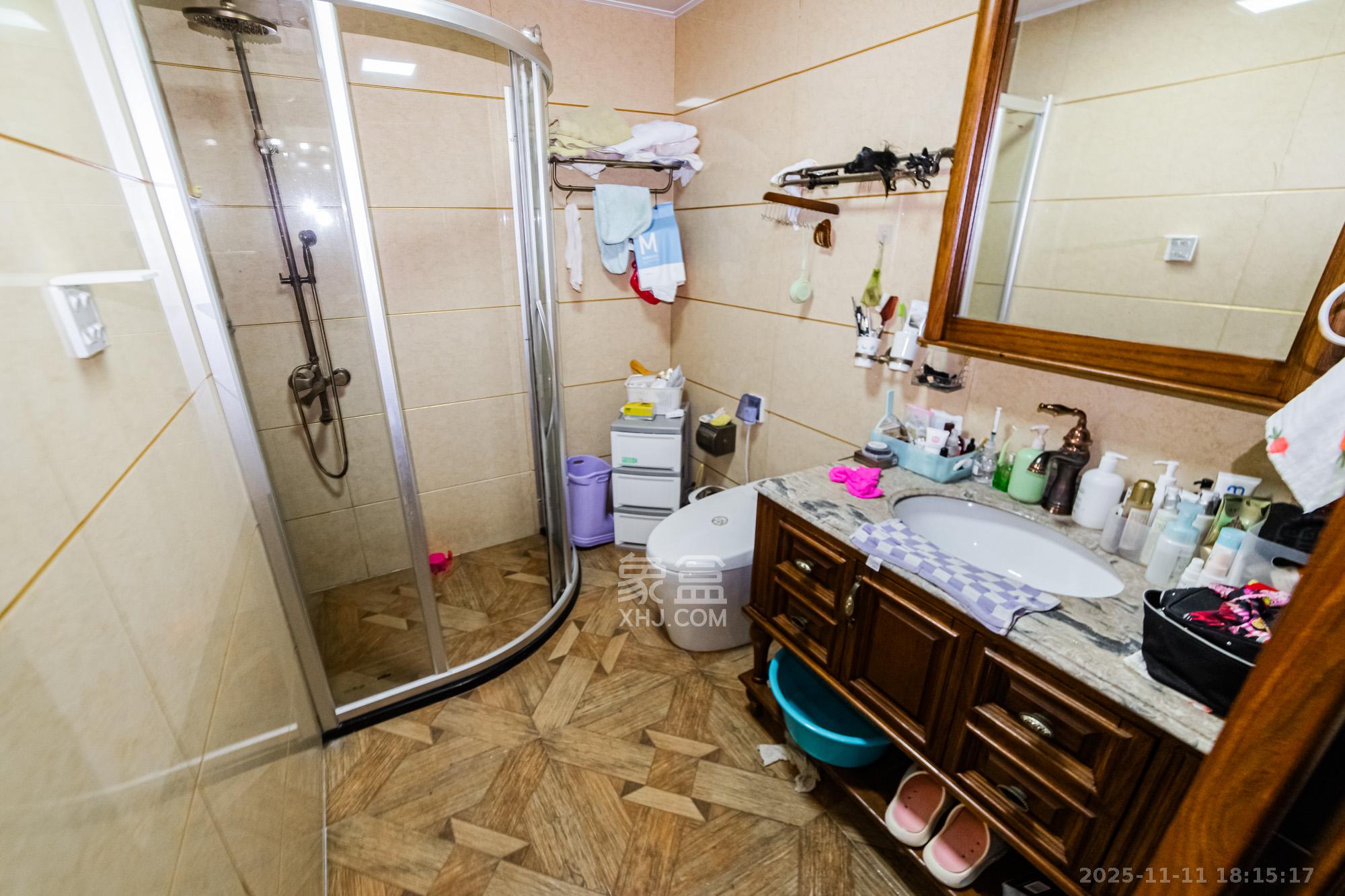 北辰定江洋 3室2厅2卫 550.0万 北辰定江洋 3室2厅2卫 550.0万卫生间