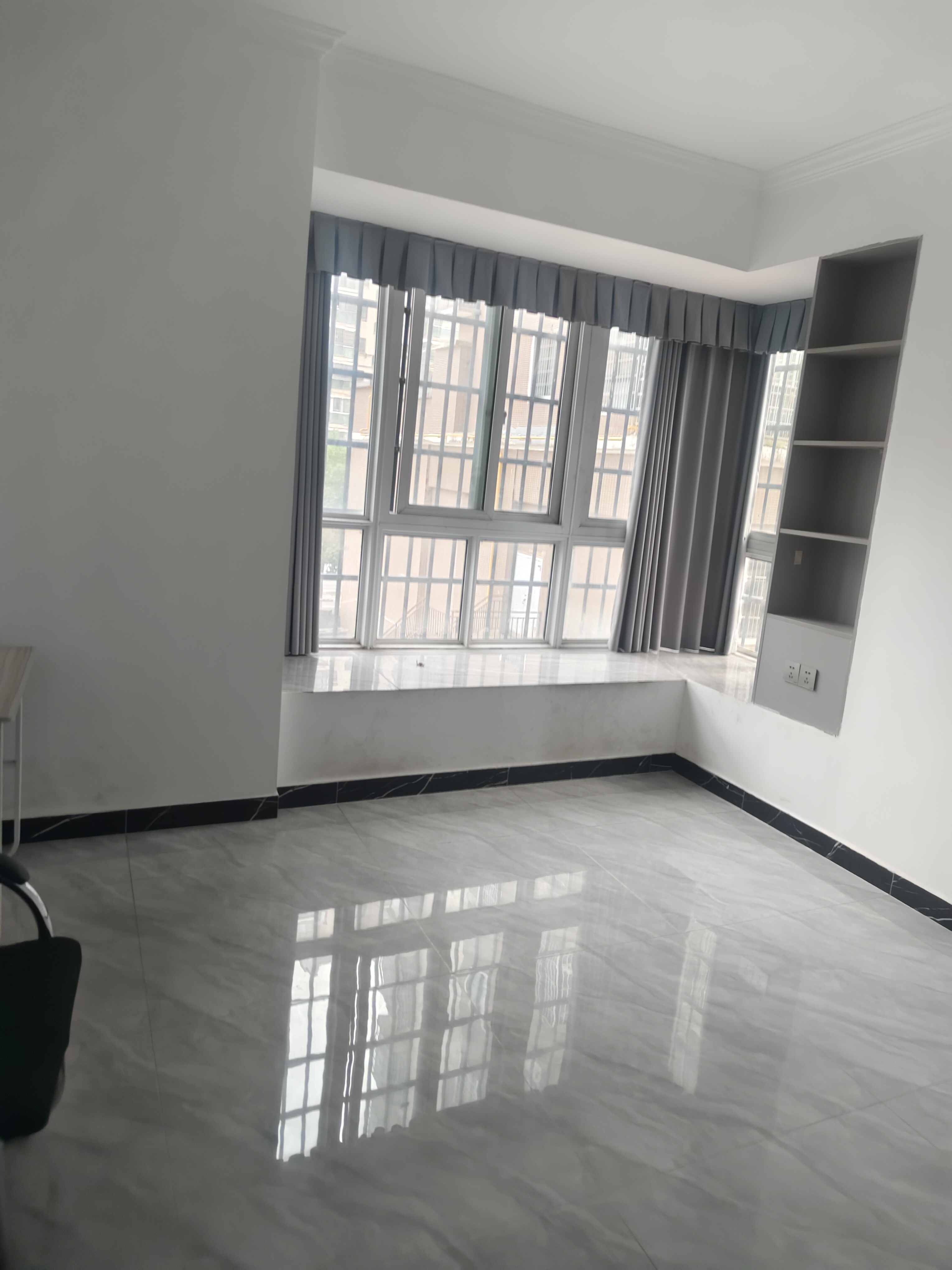 桂花园  3室2厅1卫    1200.0元/月室内图