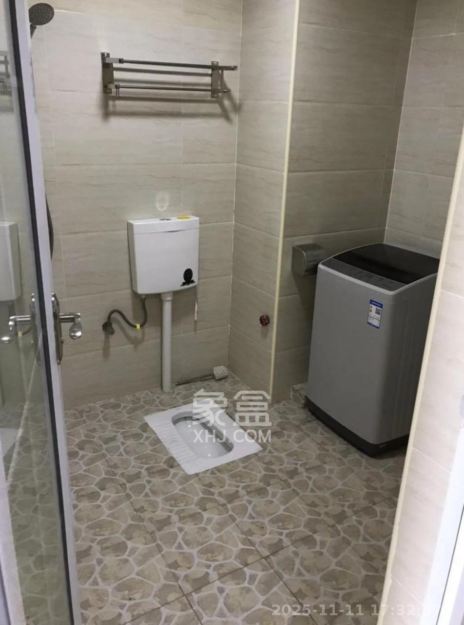 新世界广场 1室1厅1卫 1600.0元/月 新世界广场 1室1厅1卫 1600.0元/月室内图