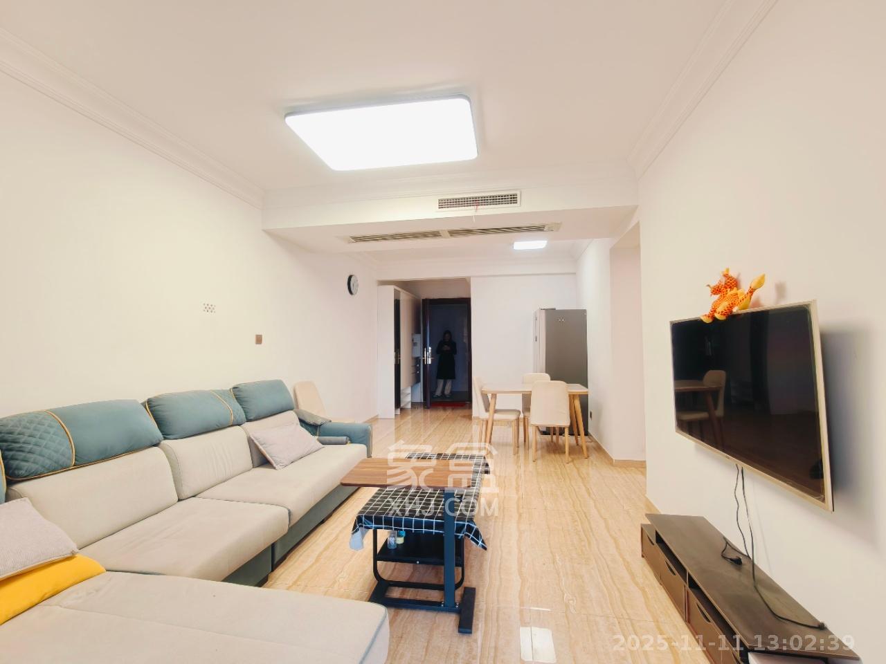 碧桂园星城首府  3室2厅2卫    2500.0元/月室内图