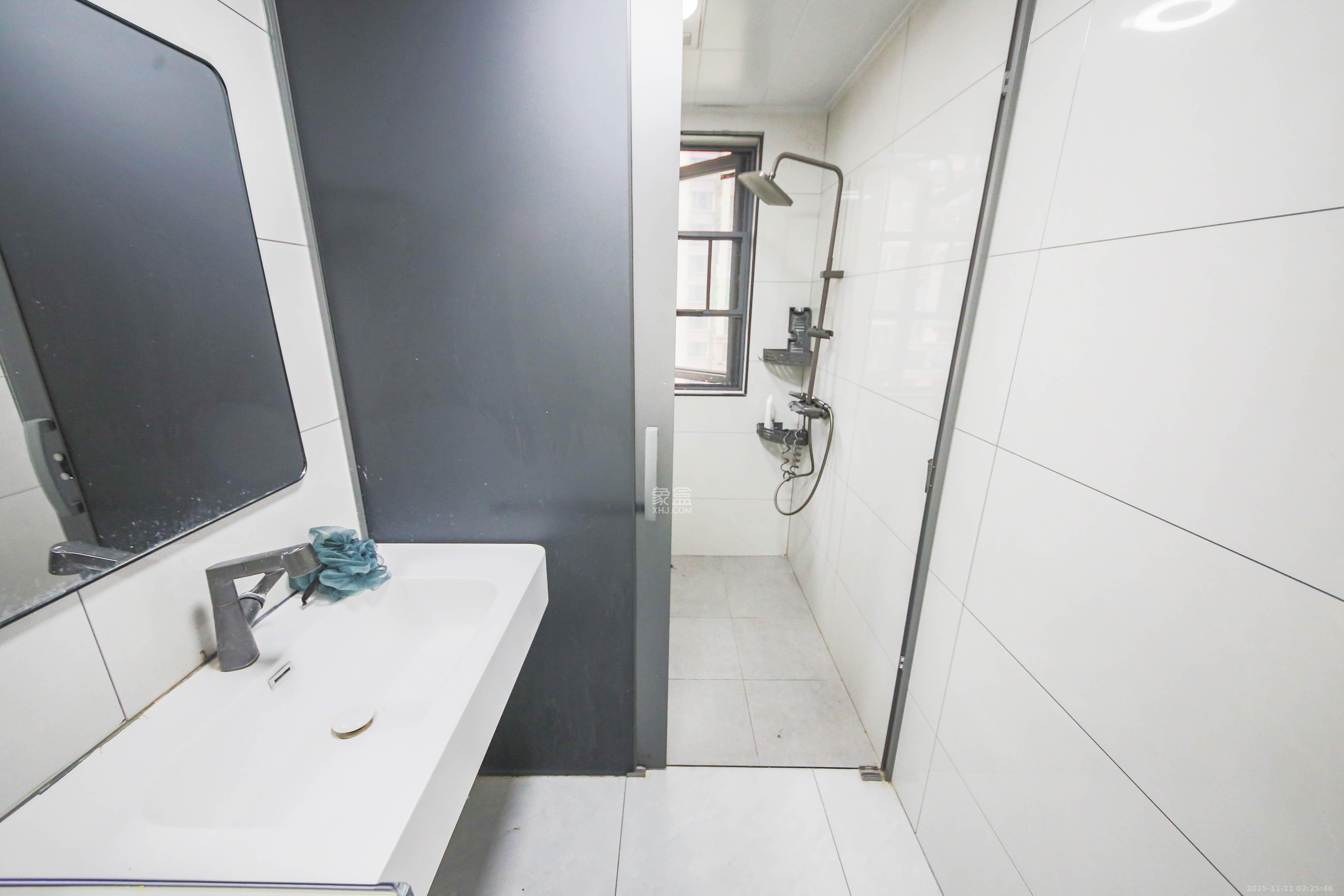 中建钰和城 4室2厅2卫 230.0万 中建钰和城 4室2厅2卫 230.0万卫生间