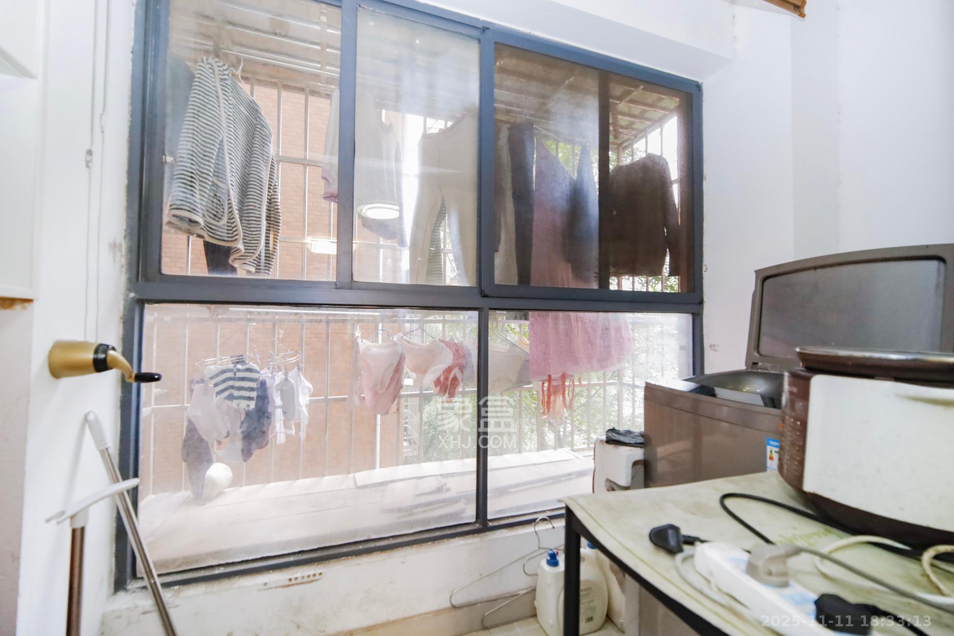 上海城小区  4室2厅2卫    103.0万阳台