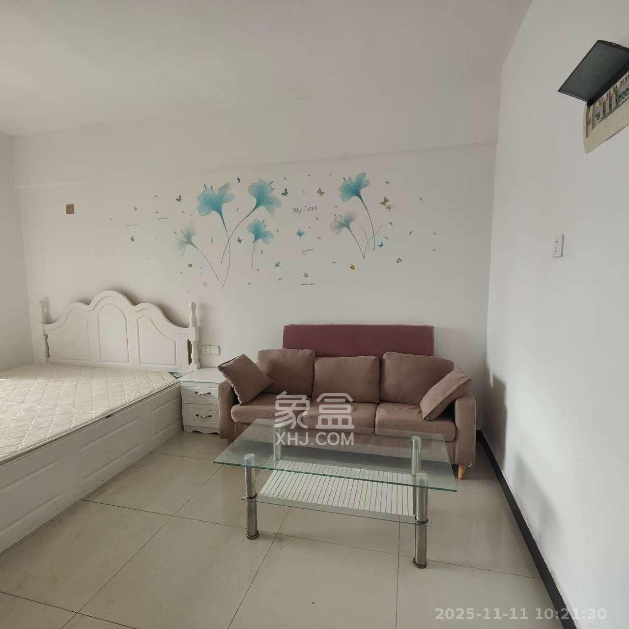 观园国际公寓  1室1厅1卫    1400.0元/月室内图