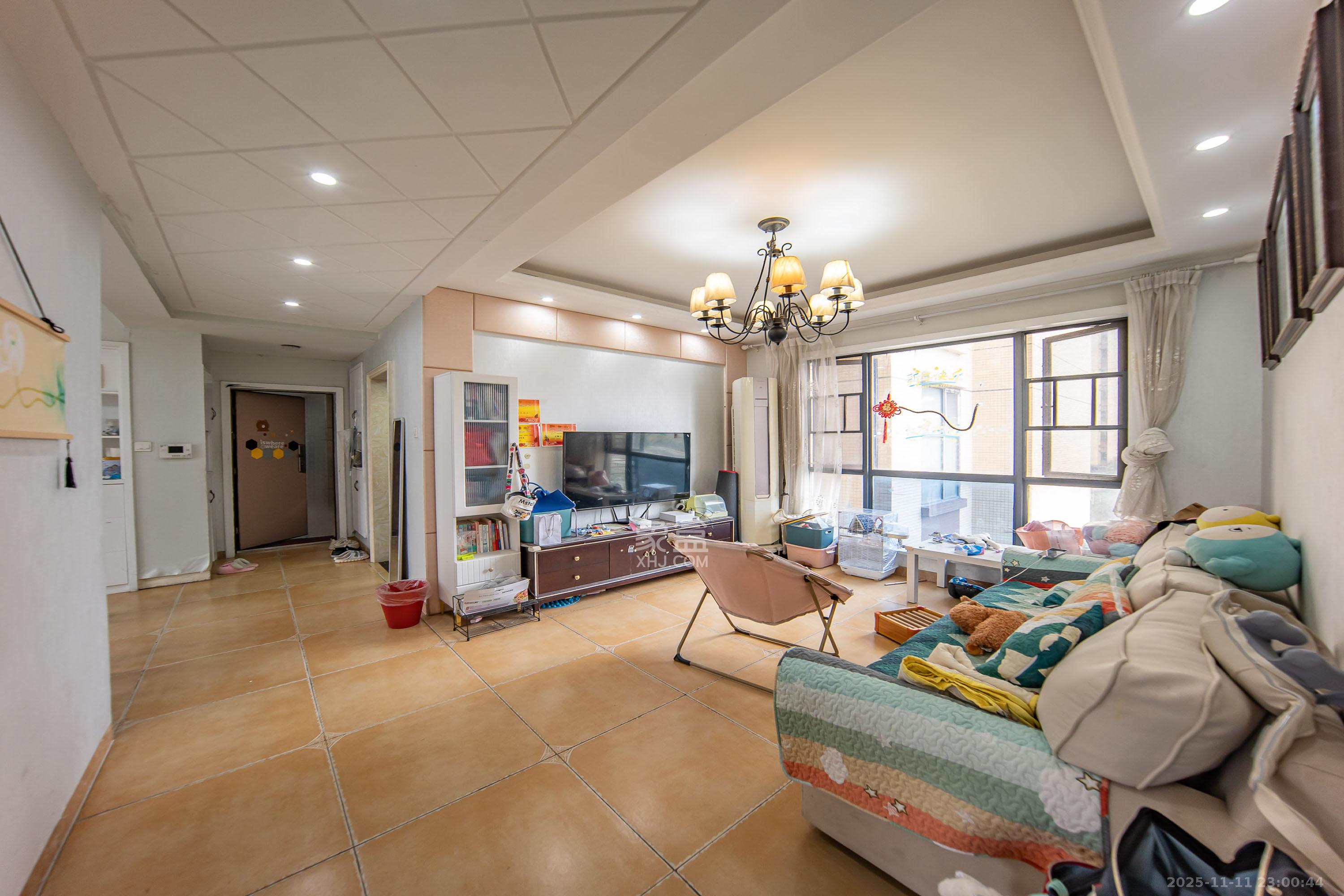 兰亭湾畔 3室2厅1卫 88.0万 兰亭湾畔 3室2厅1卫 88.0万客厅