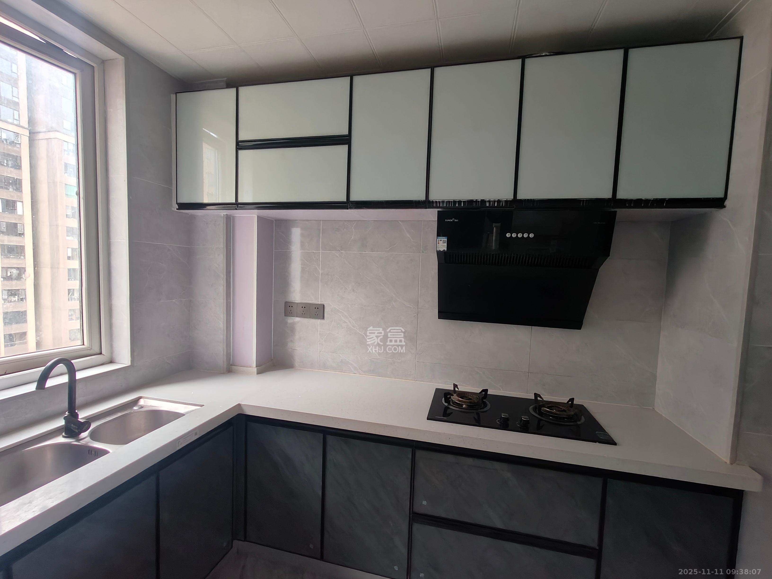 金地三千府（金地湖山樾、金地自在城）  3室2厅1卫    2000.0元/月室内图