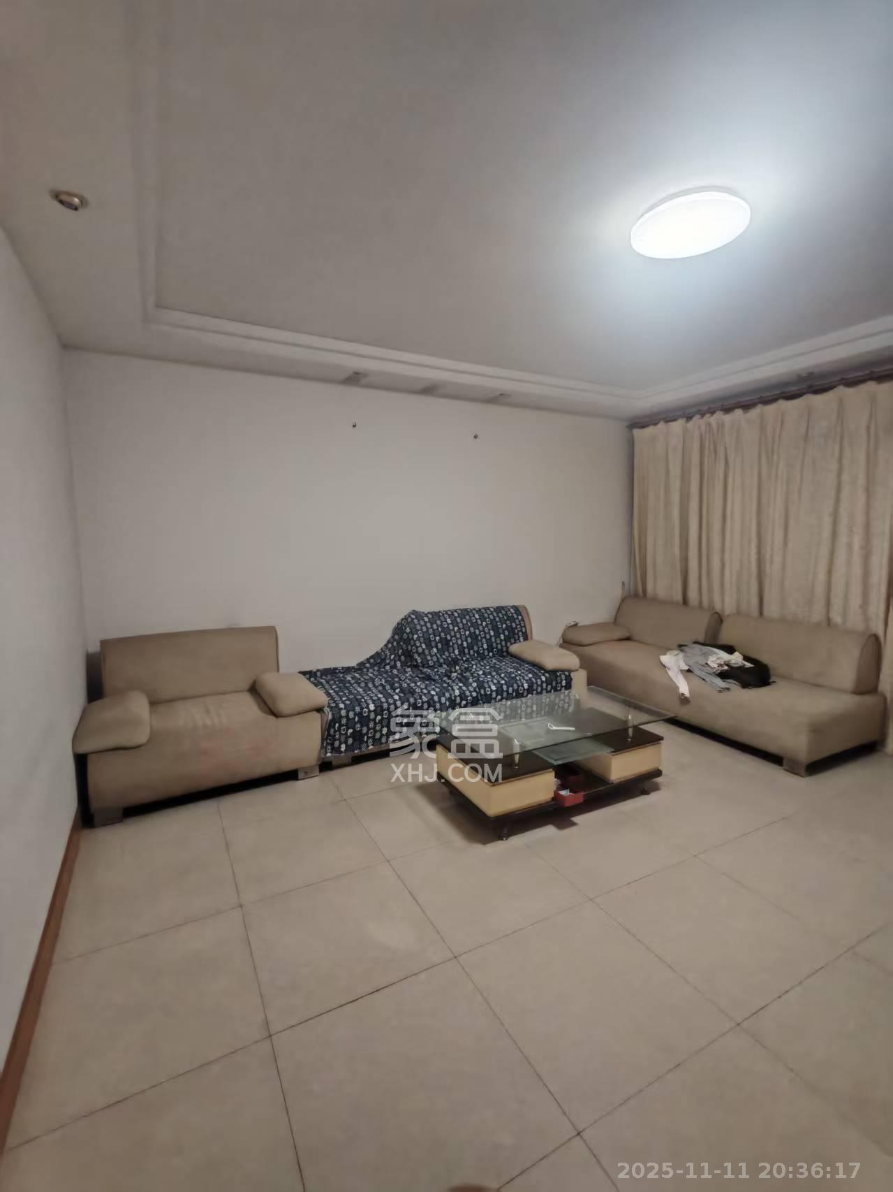 德政园  3室1厅1卫    1900.0元/月室内图