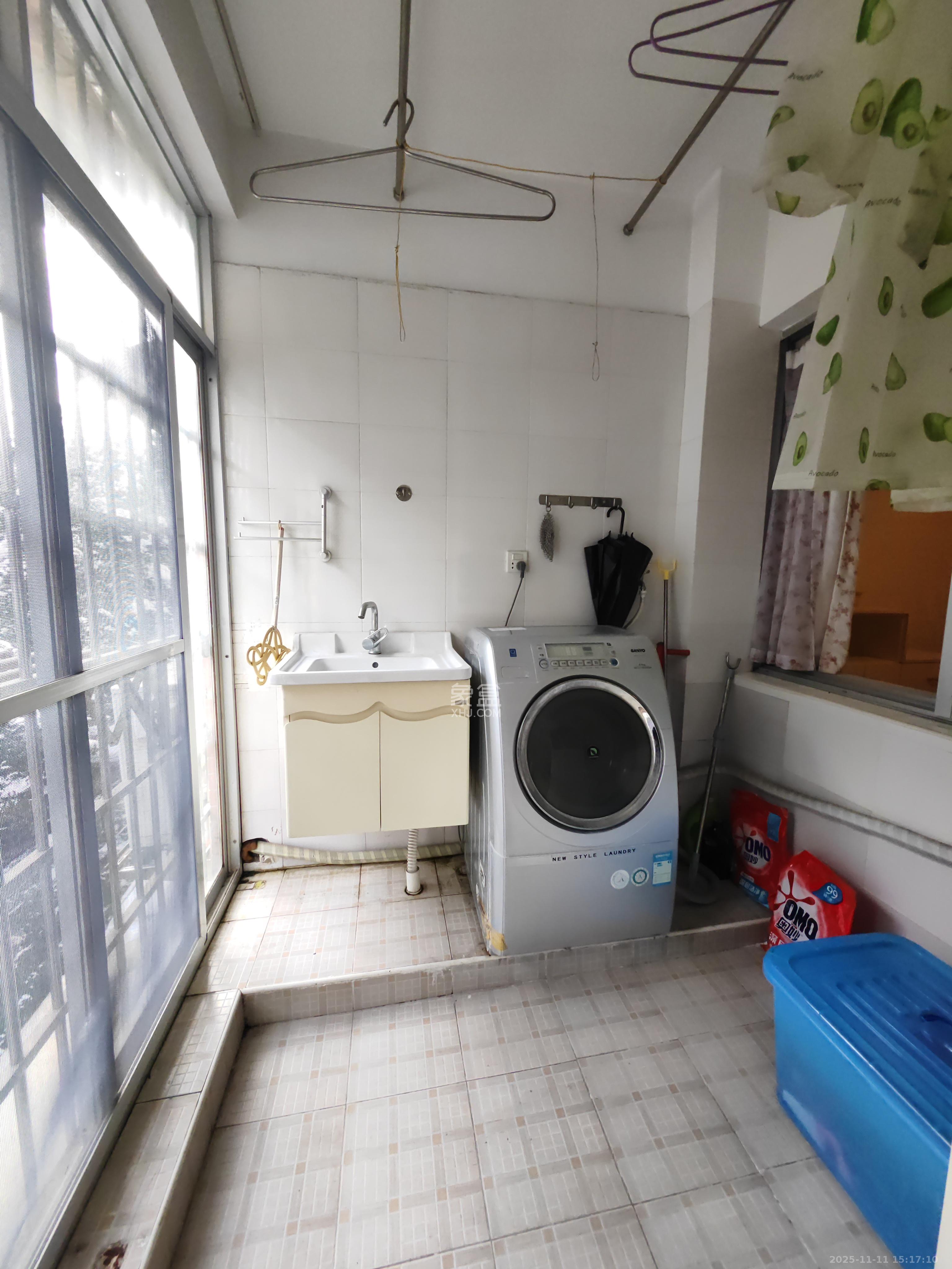 四季星城  3室2厅2卫    1900.0元/月室内图