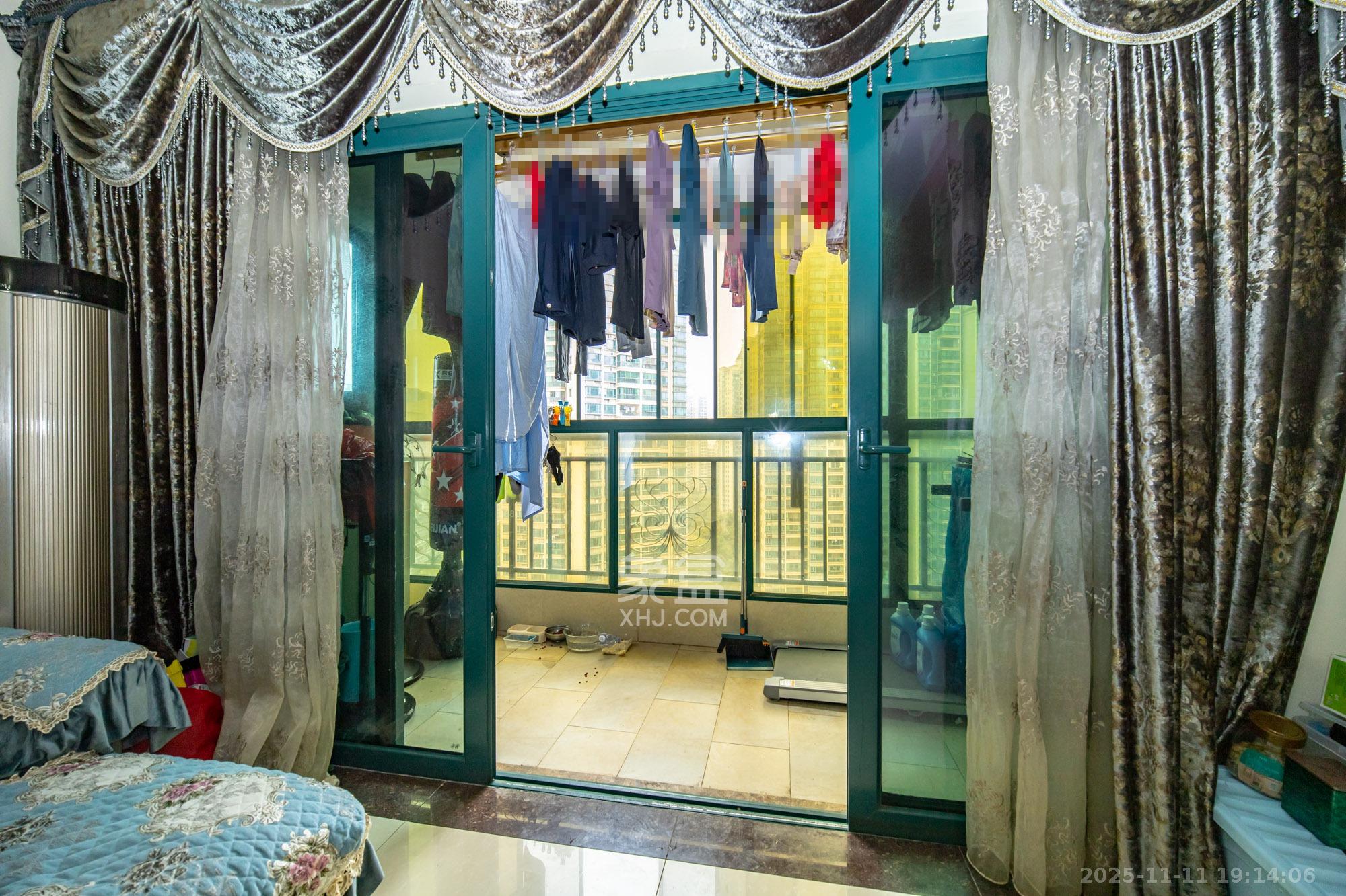 恒大雅苑  3室2厅1卫    85.0万阳台