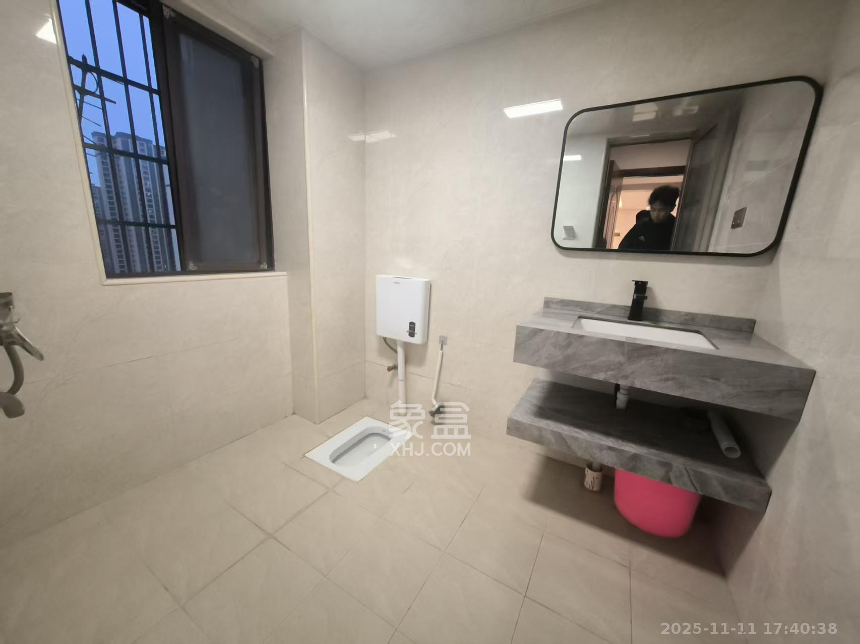 联丰苑  3室2厅2卫    2000.0元/月室内图