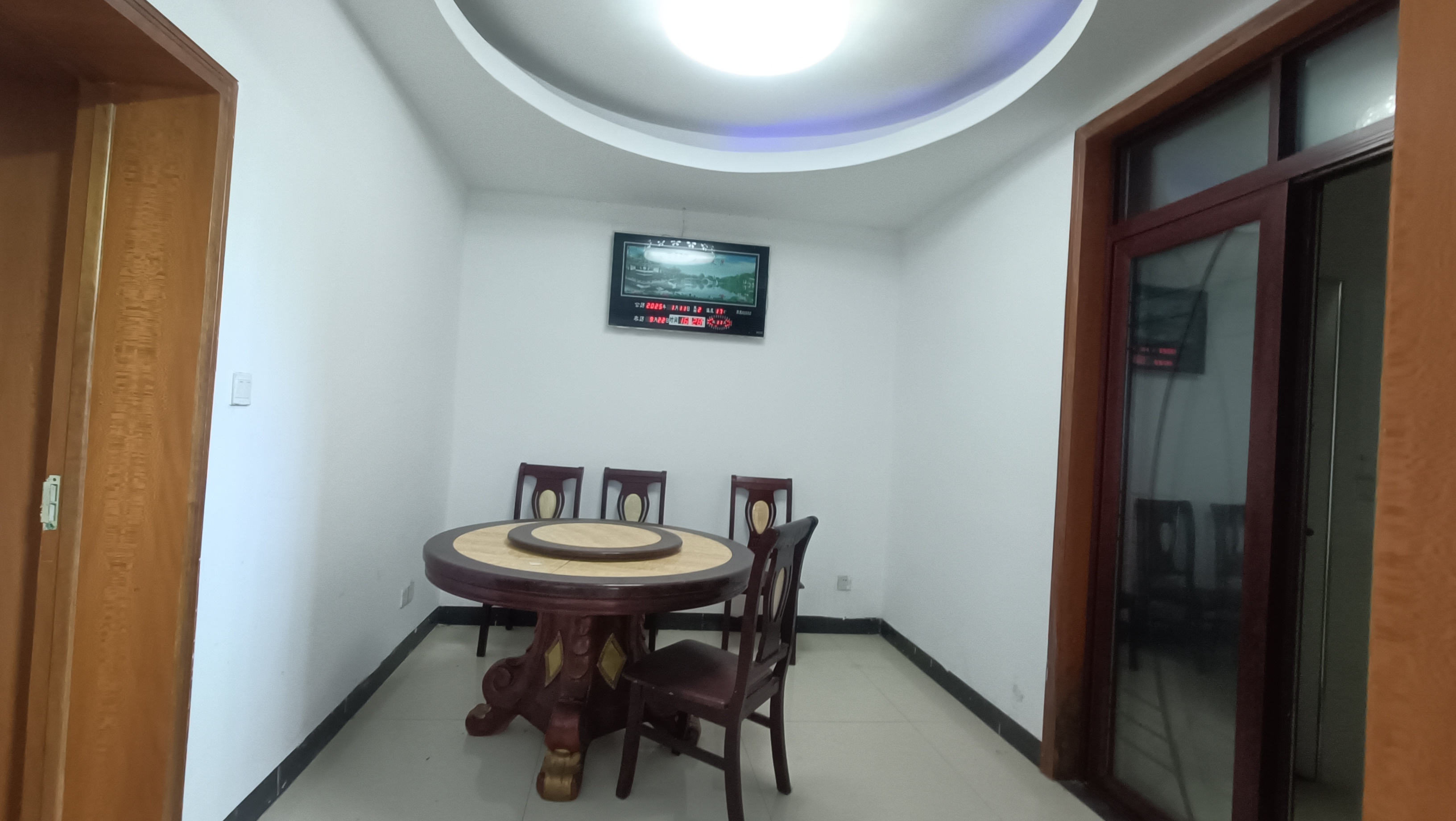 冶金局小区  3室2厅2卫    1200.0元/月室内图