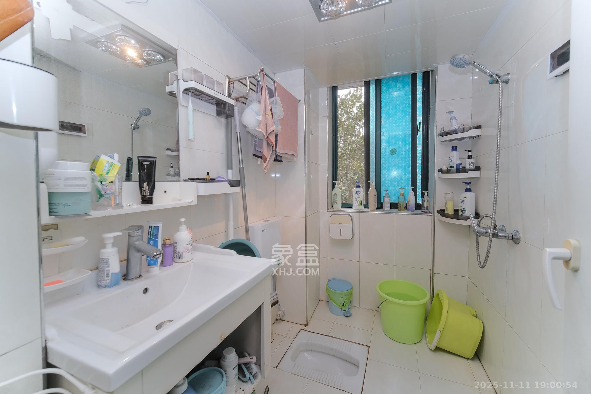 圆梦完美生活  4室2厅2卫    79.0万卫生间