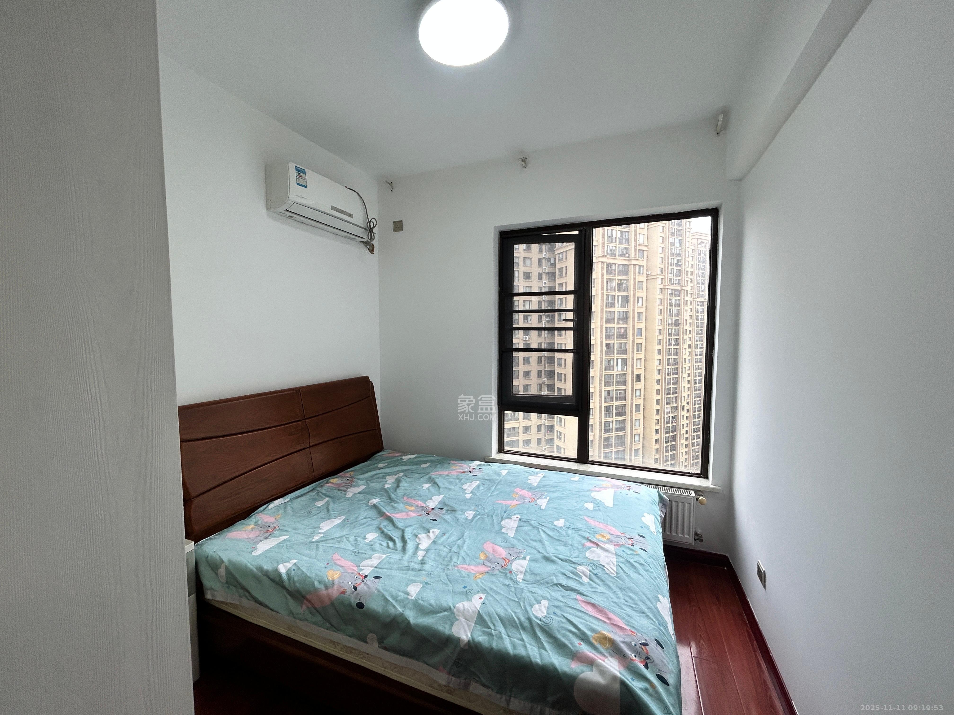 华润橡树湾 4室2厅2卫 2100.0元/月 华润橡树湾 4室2厅2卫 2100.0元/月室内图