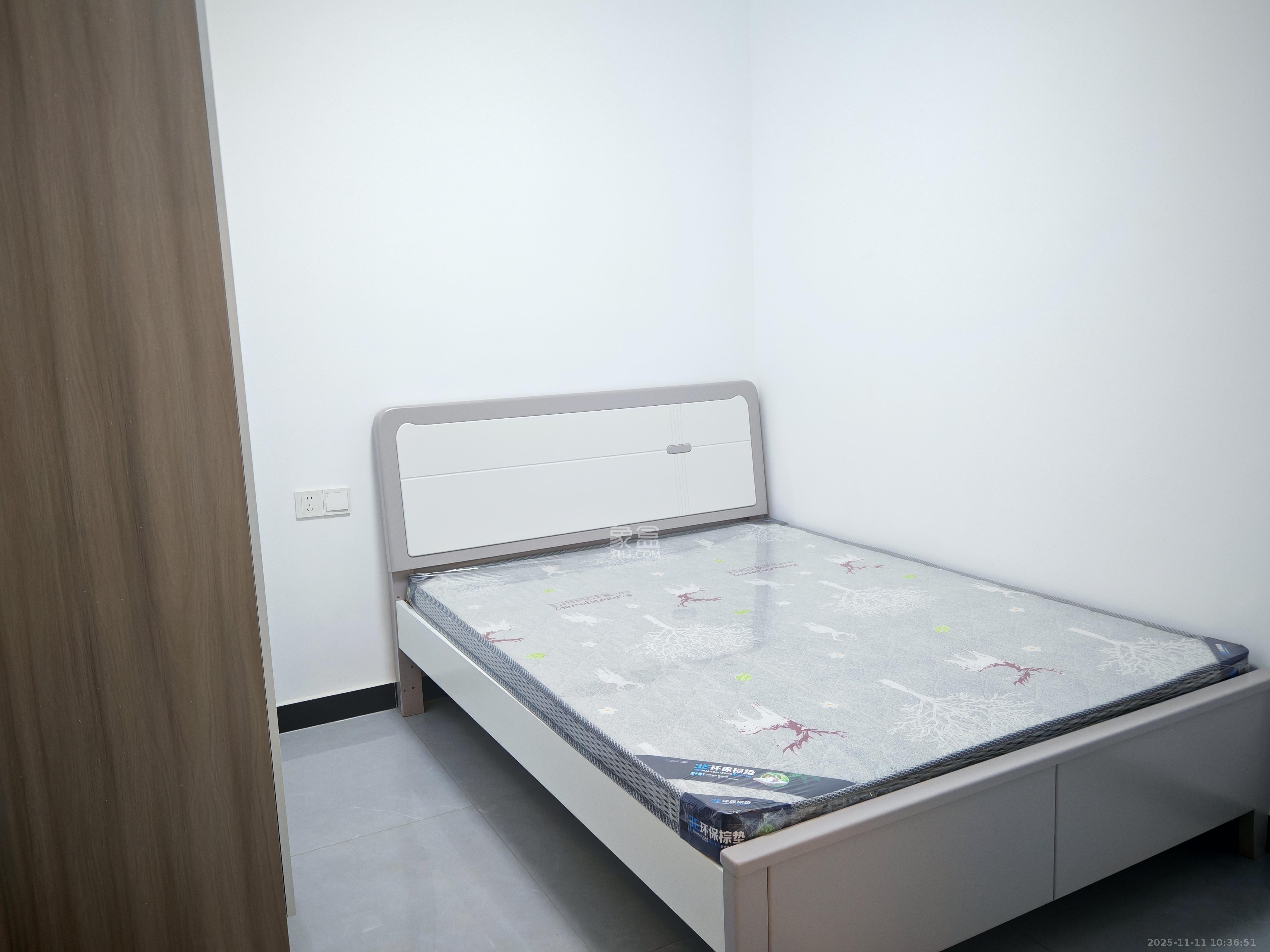 山水新城  2室2厅1卫    2000.0元/月室内图