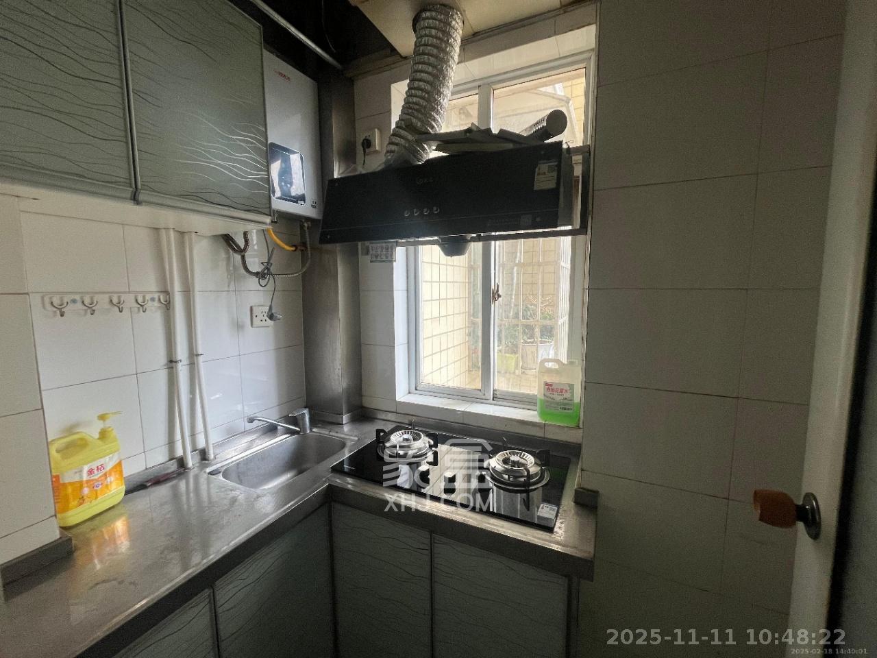 星语林名园  1室1厅1卫    1300.0元/月室内图