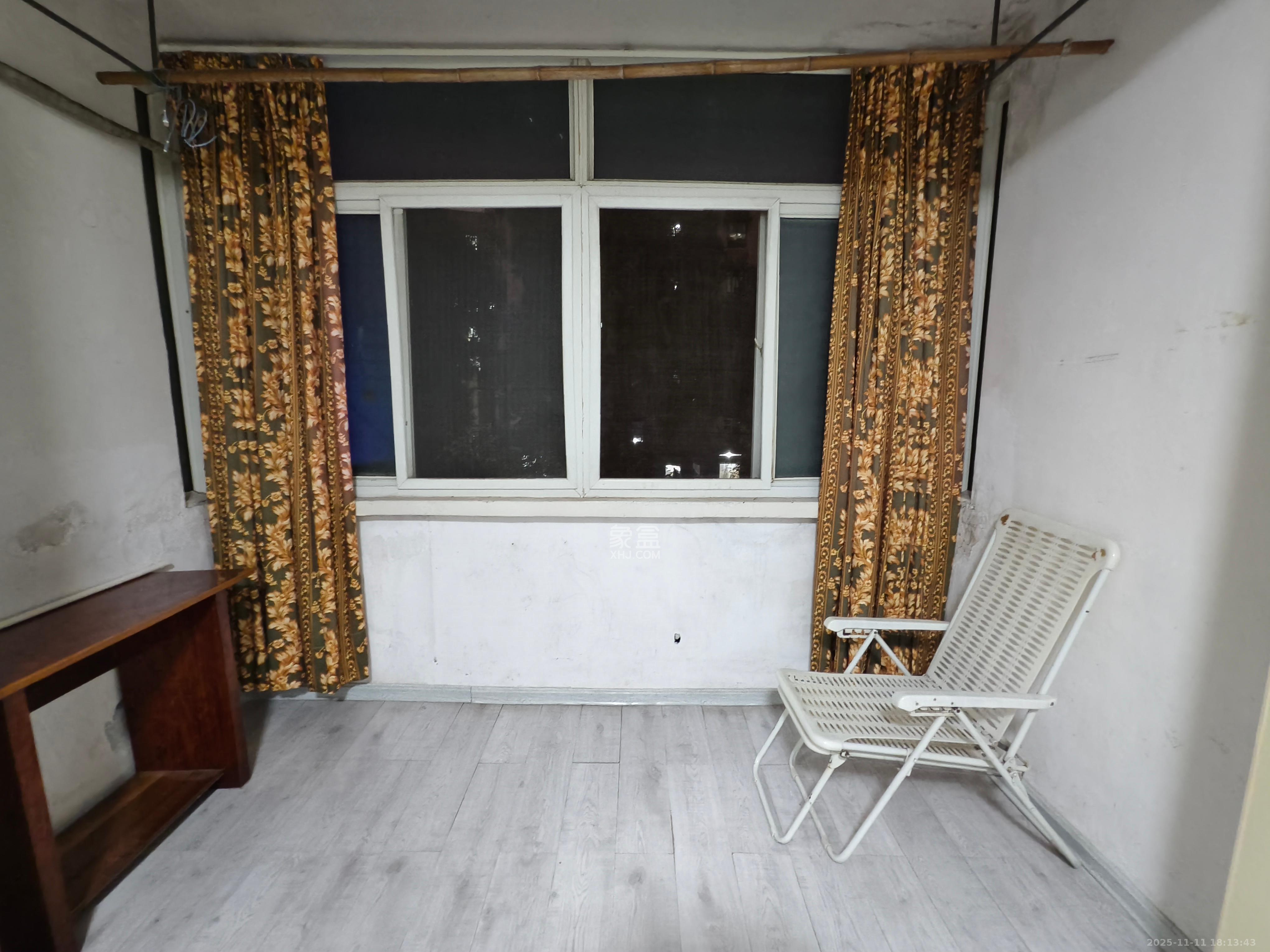 红旗区四片  2室1厅2卫    1600.0元/月室内图