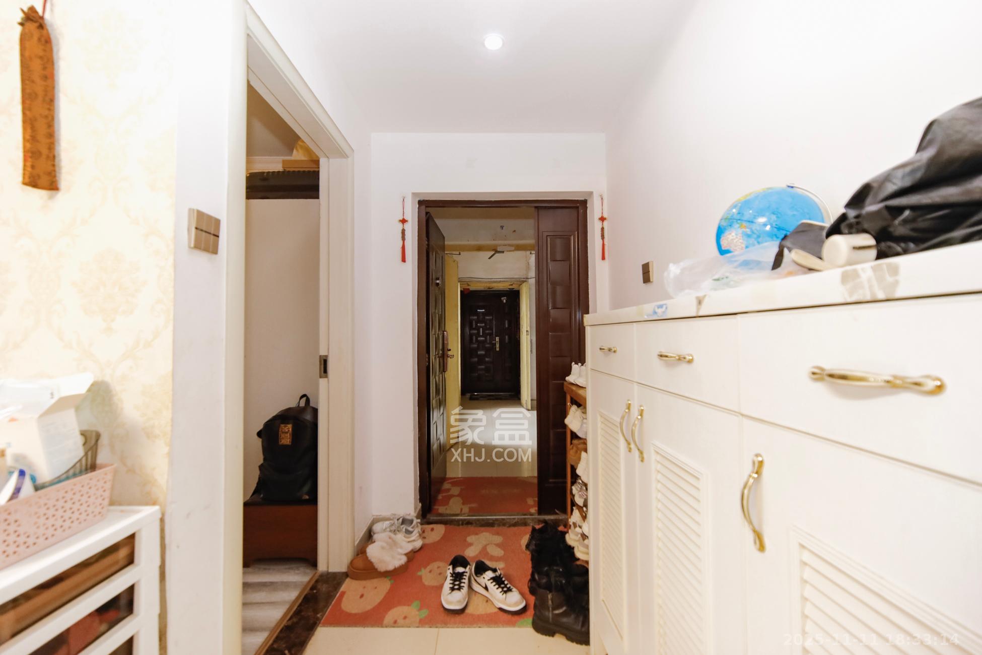 上海城小区  4室2厅2卫    103.0万其他